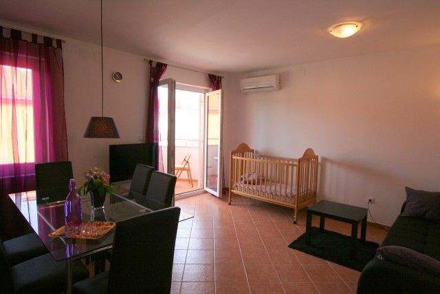 Apartments Kvesic 10012-A1