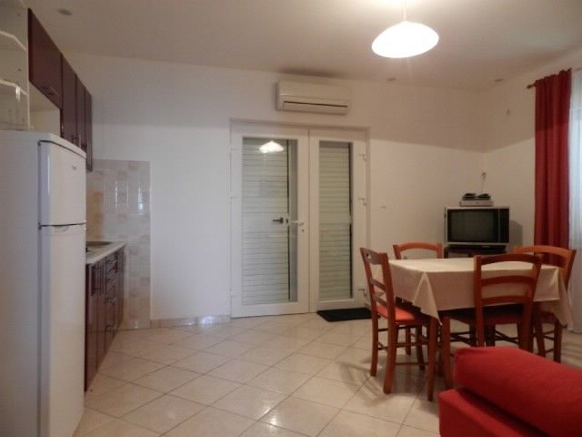 Apartments Emil 25881-A2