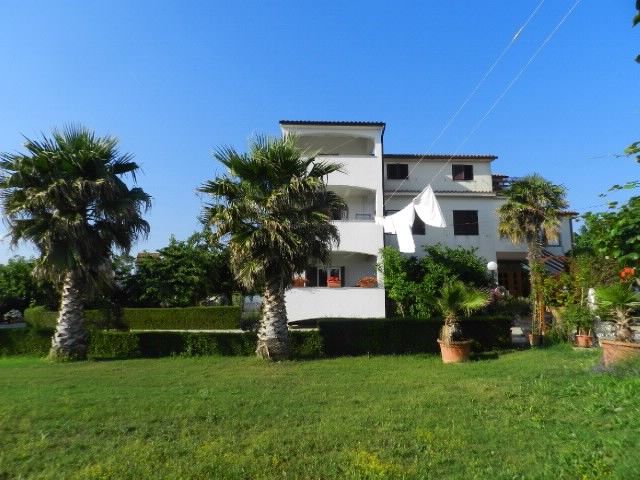 Apartments and Rooms Ana 70121-A2