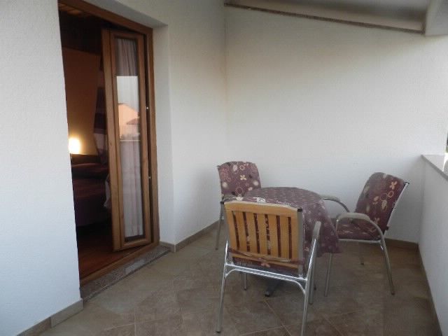 Apartments and Rooms Ana 70121-S1
