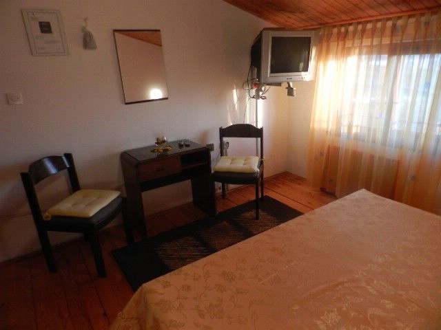 Apartments and Rooms Ana 70121-S2