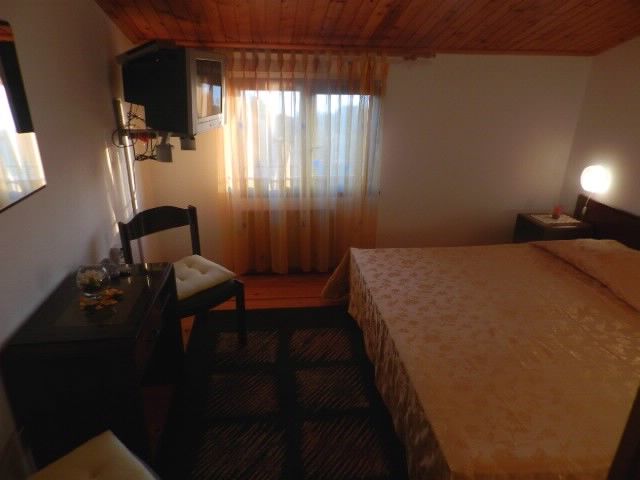 Apartments and Rooms Ana 70121-S2