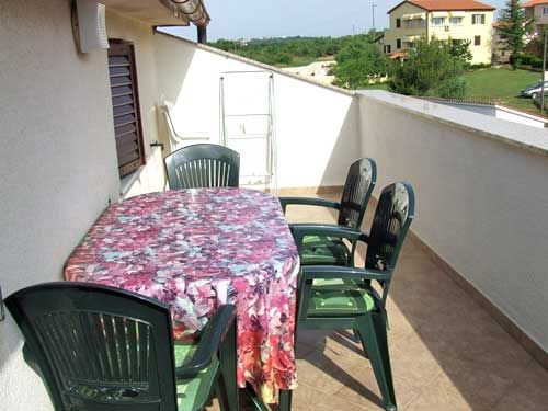 Apartments and Rooms Ana 70121-A1