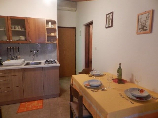 Apartments and Rooms Ana 70121-A1