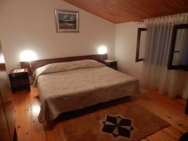 Apartments and Rooms Ana 70121-A1