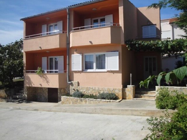 Apartmaji Nidisa A1