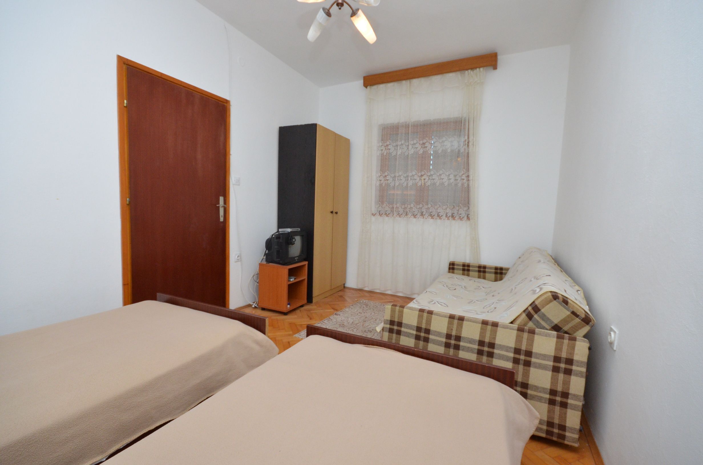 Apartments Zlatko 13601-A1