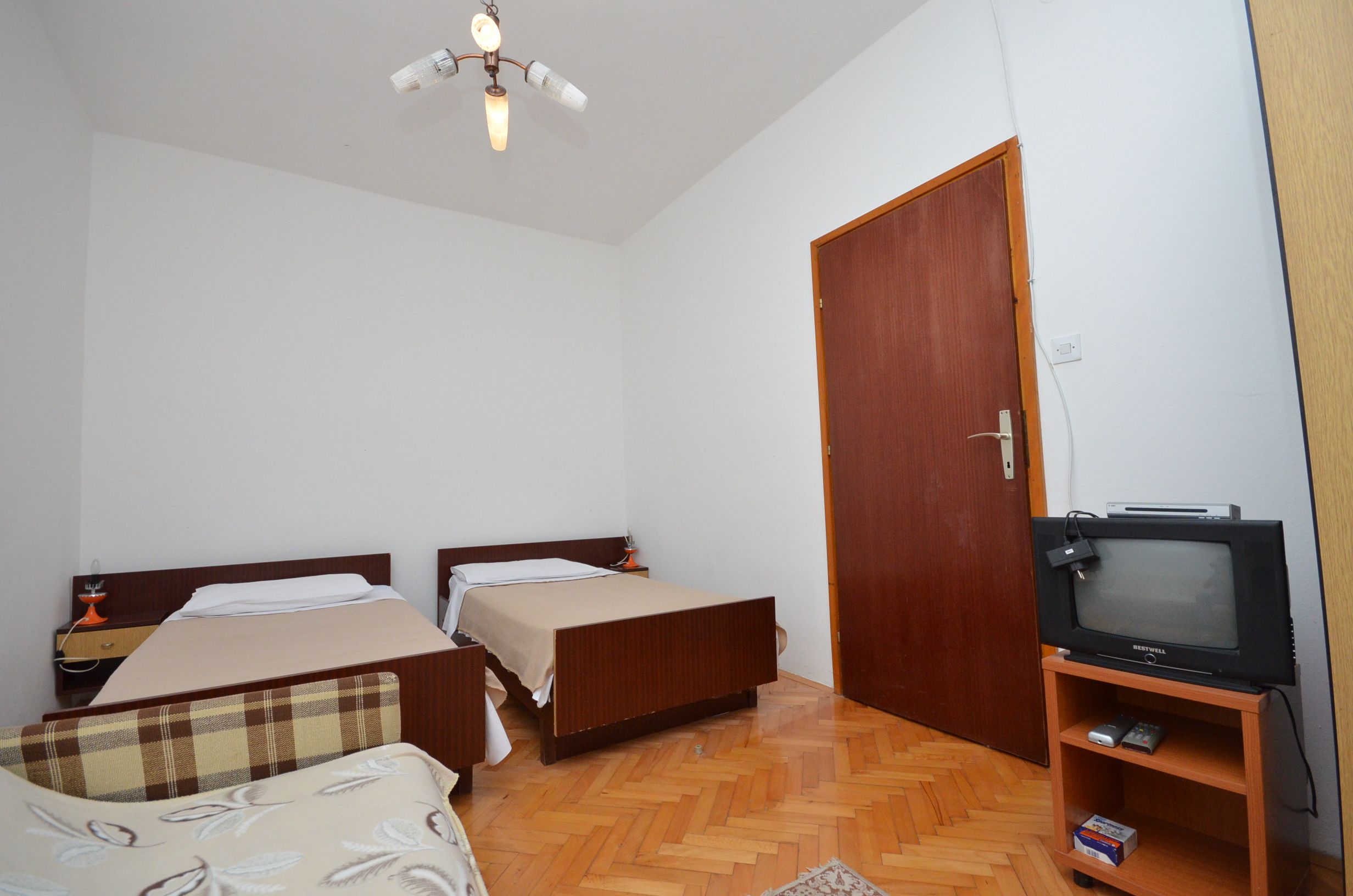 Apartments Zlatko 13601-A1