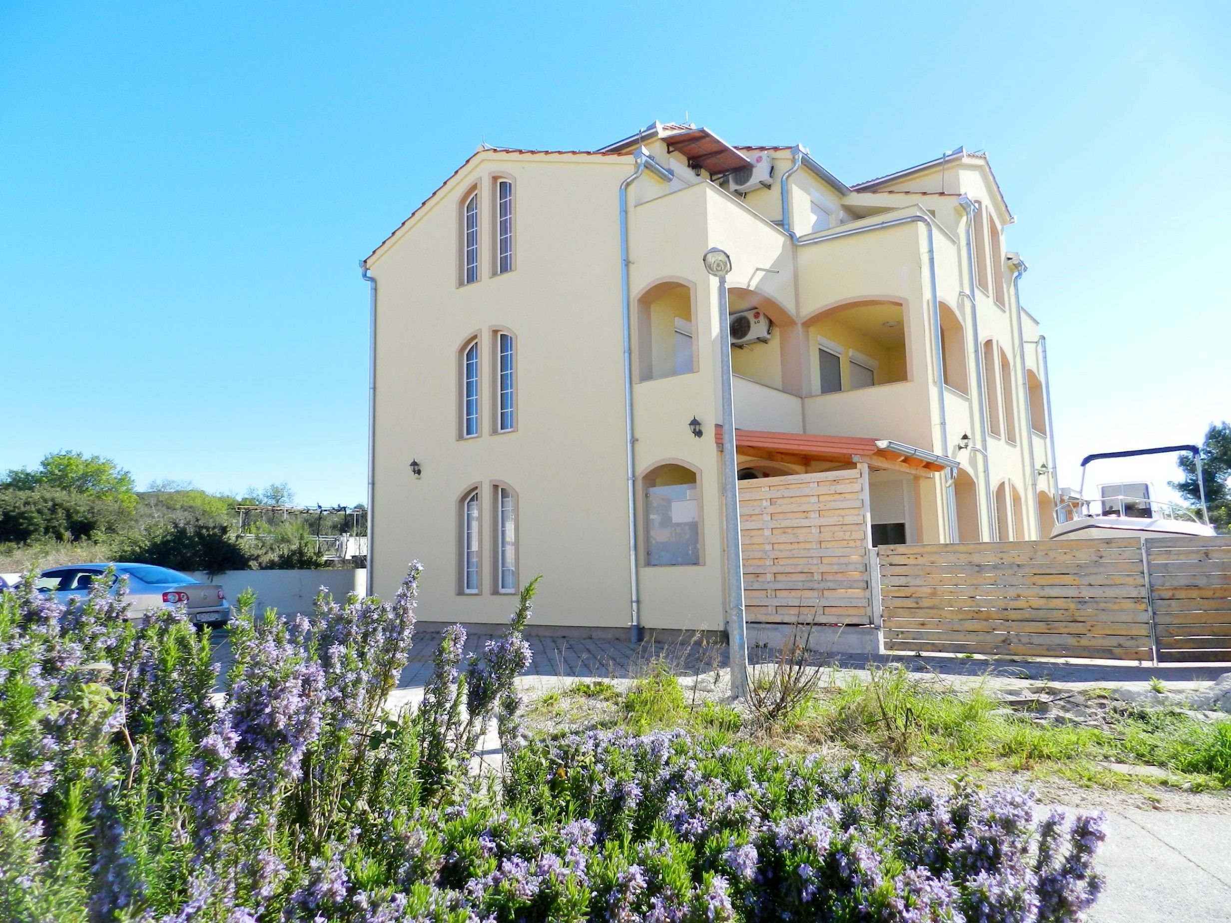 Apartment Darko 57251-A1