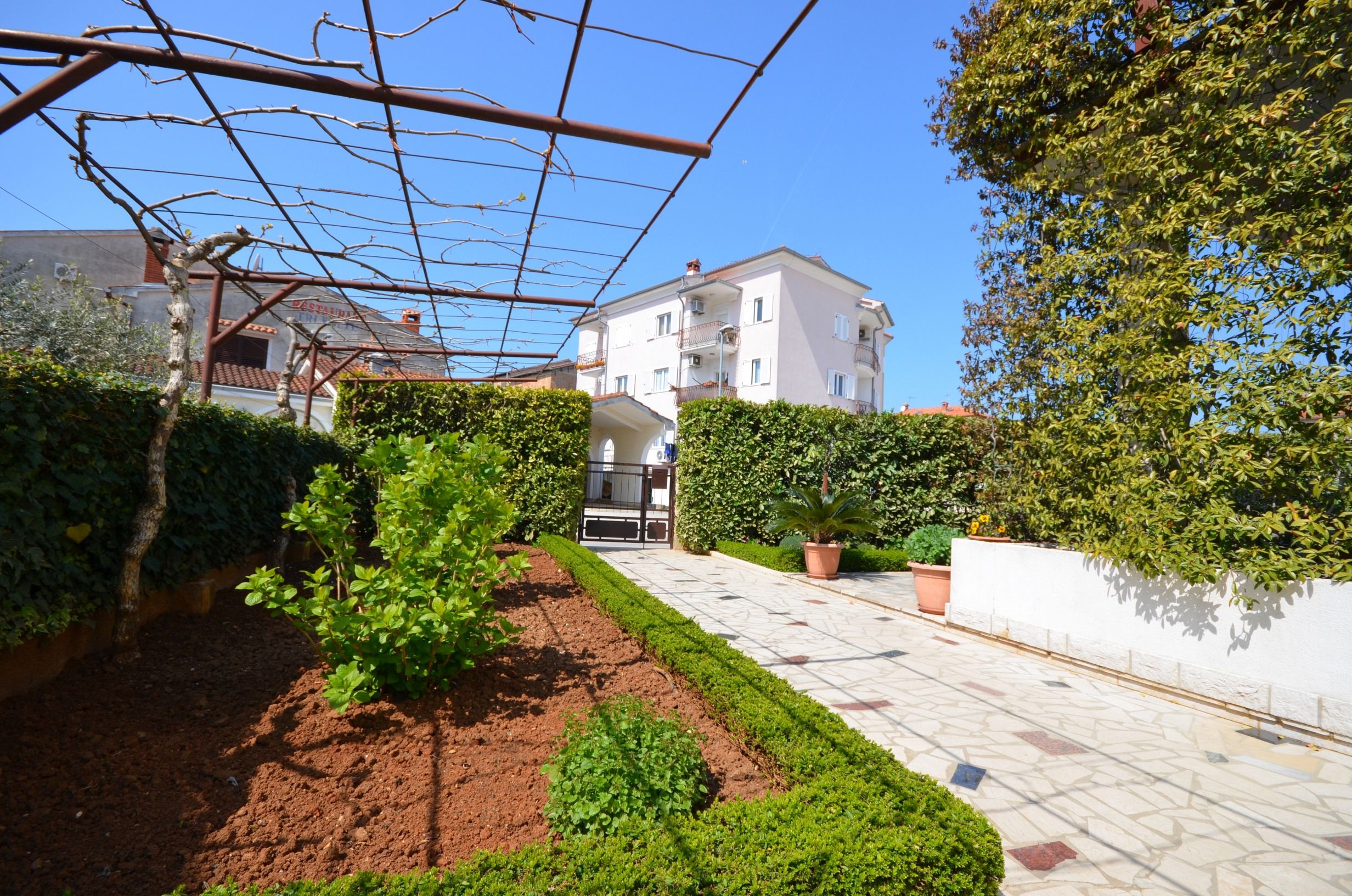 Apartments Milan 75651-A2