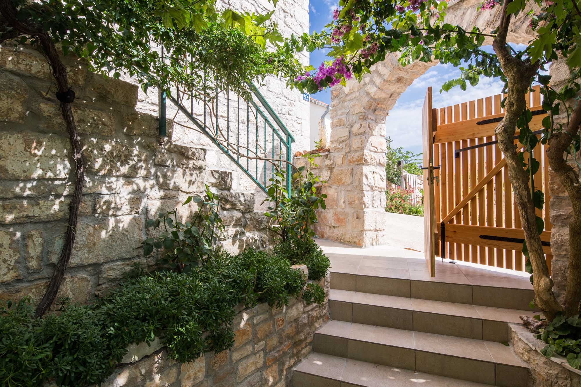 Apartment Zlendic 47172-A1