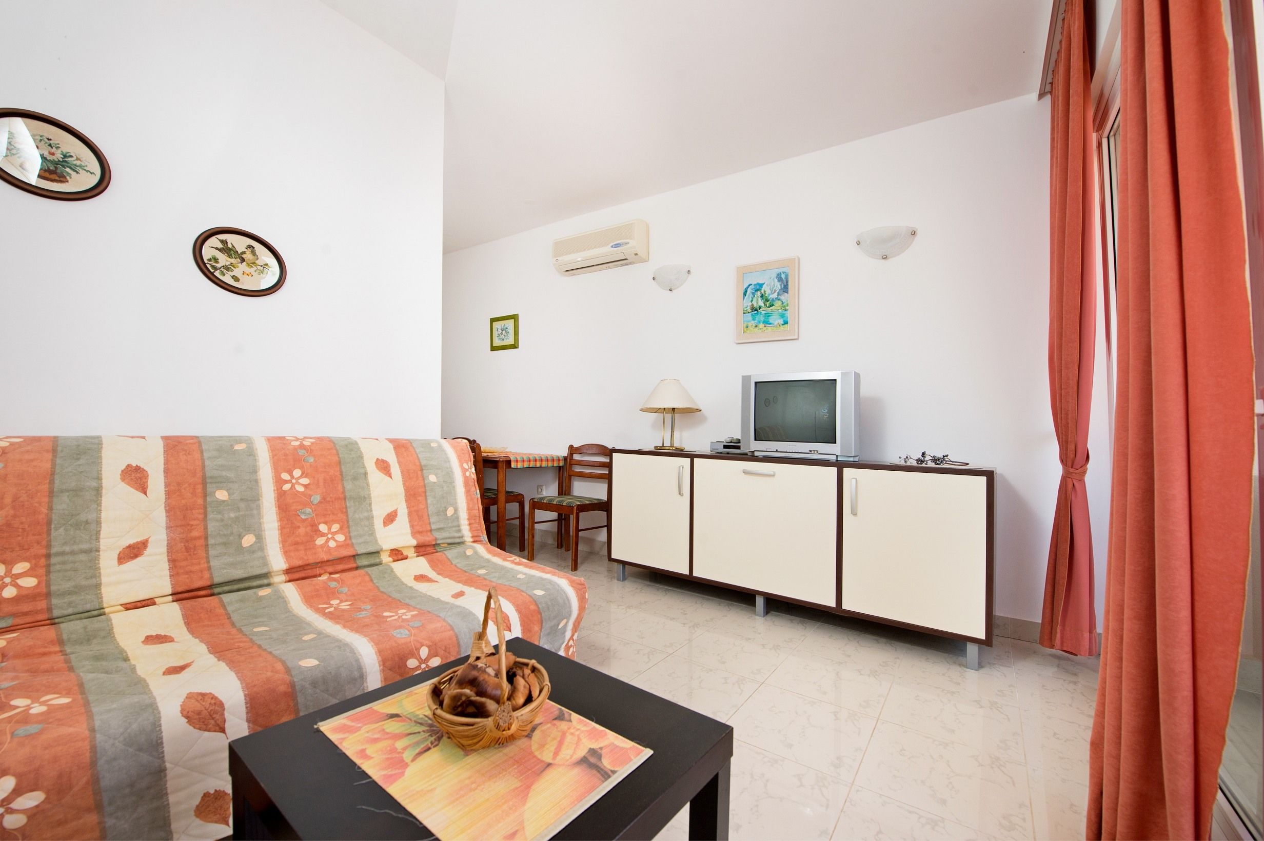 Apartments Ksenija 27231-A3
