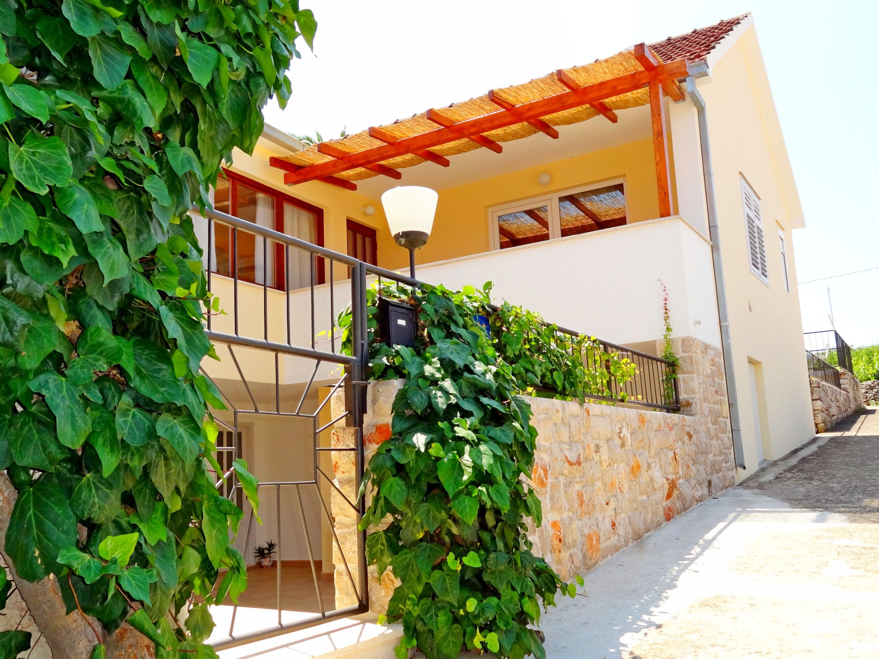 House Lara 11851-K1
