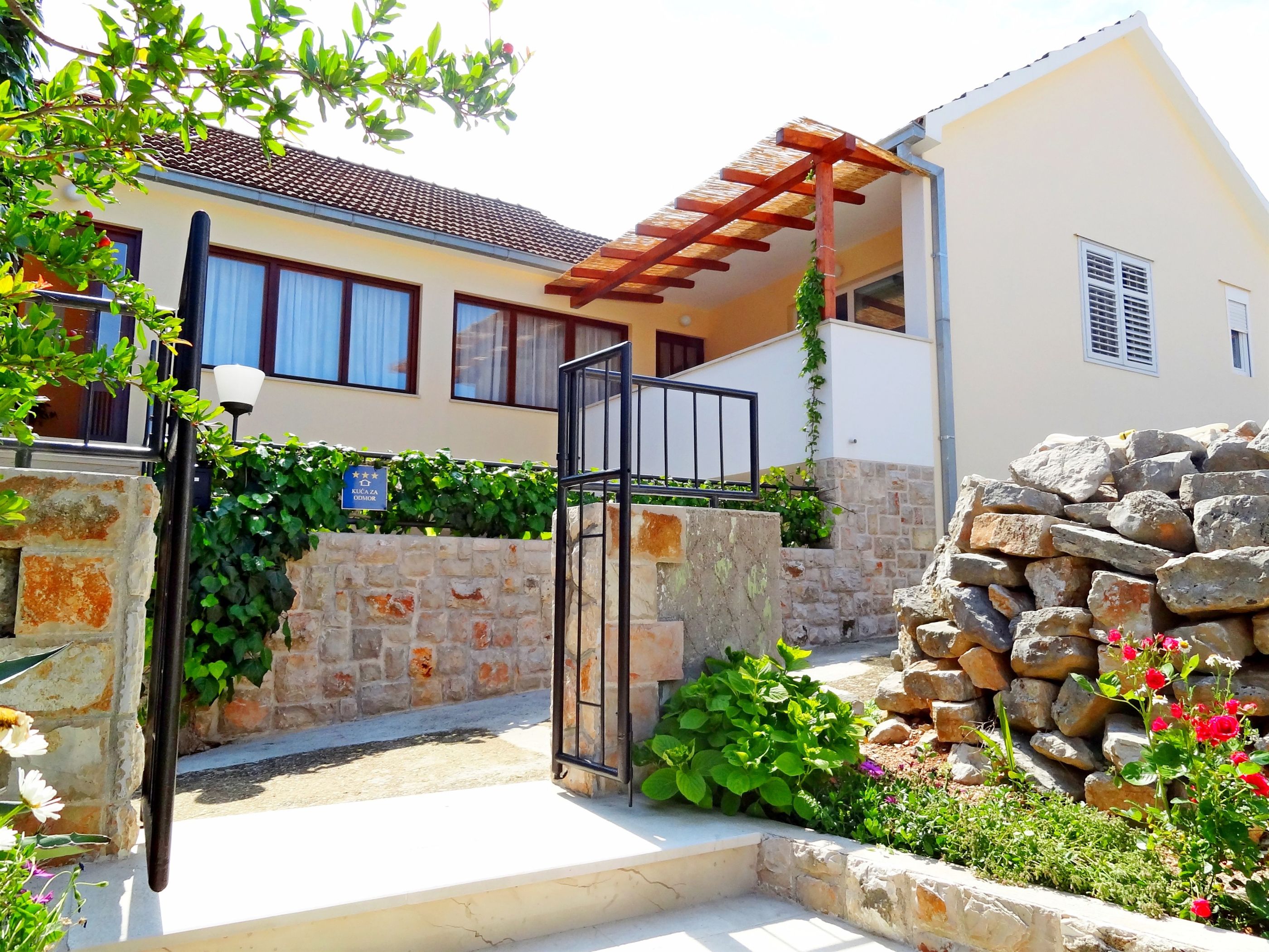 House Lara 11851-K1