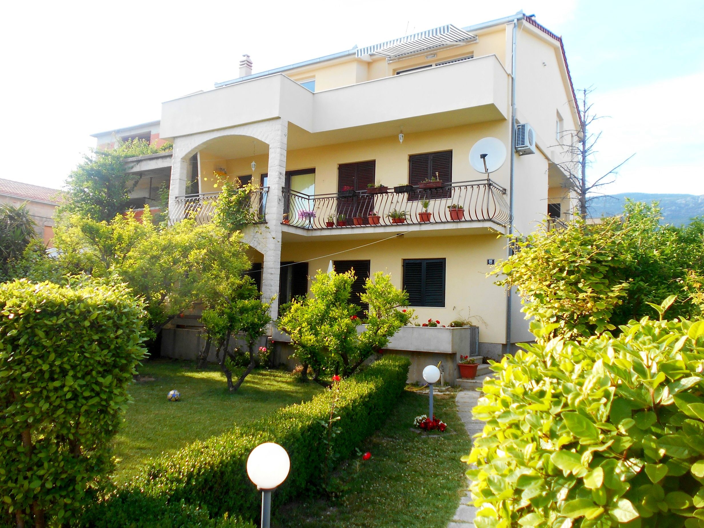 Apartments Boško 47401-A2