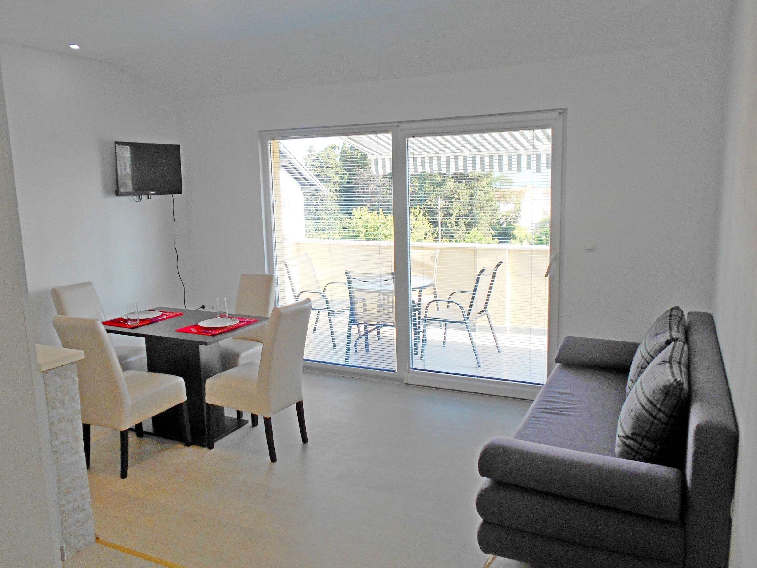 Apartments Boško 47401-A1