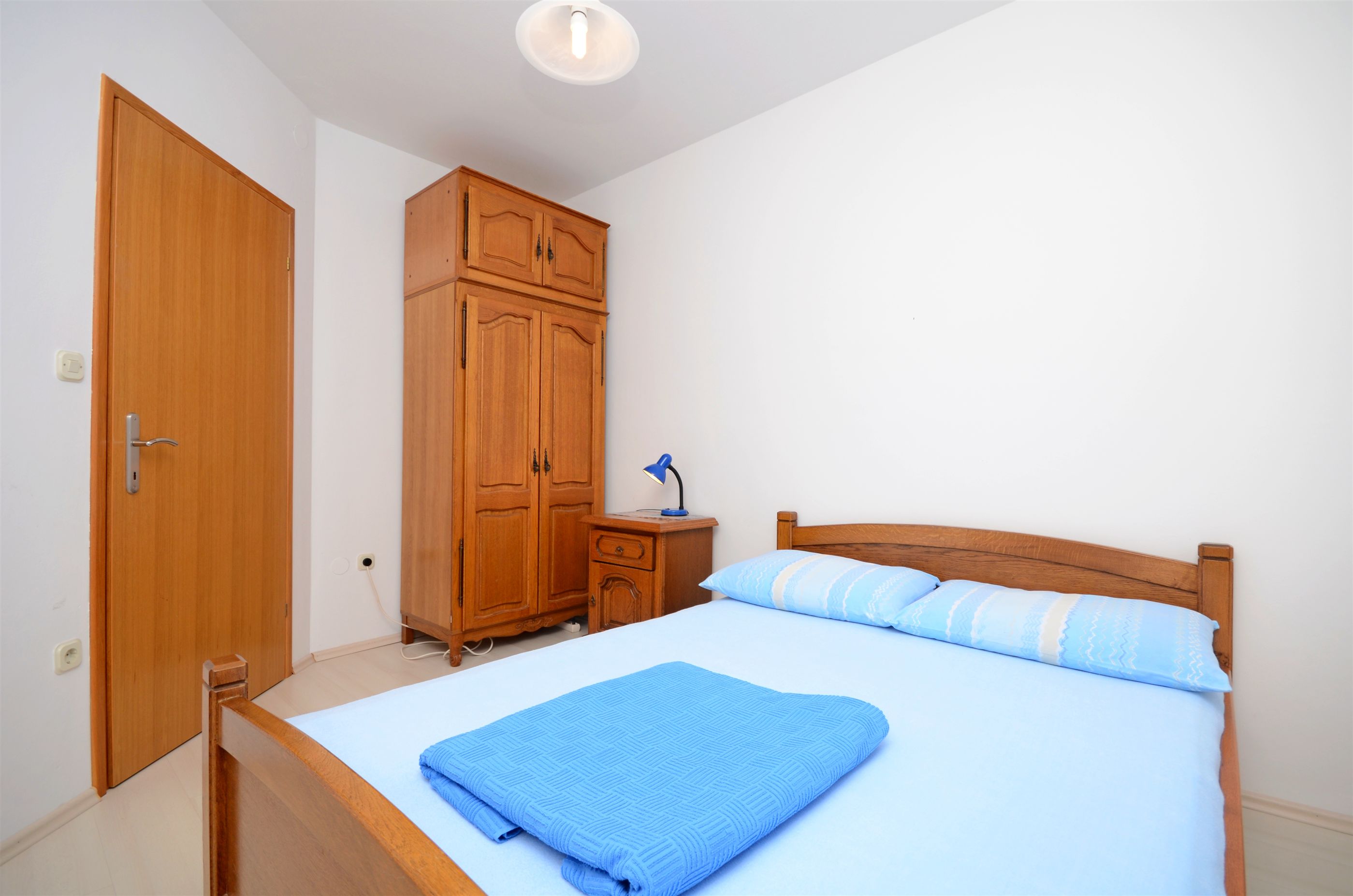 Apartments Branislav 21811-A1