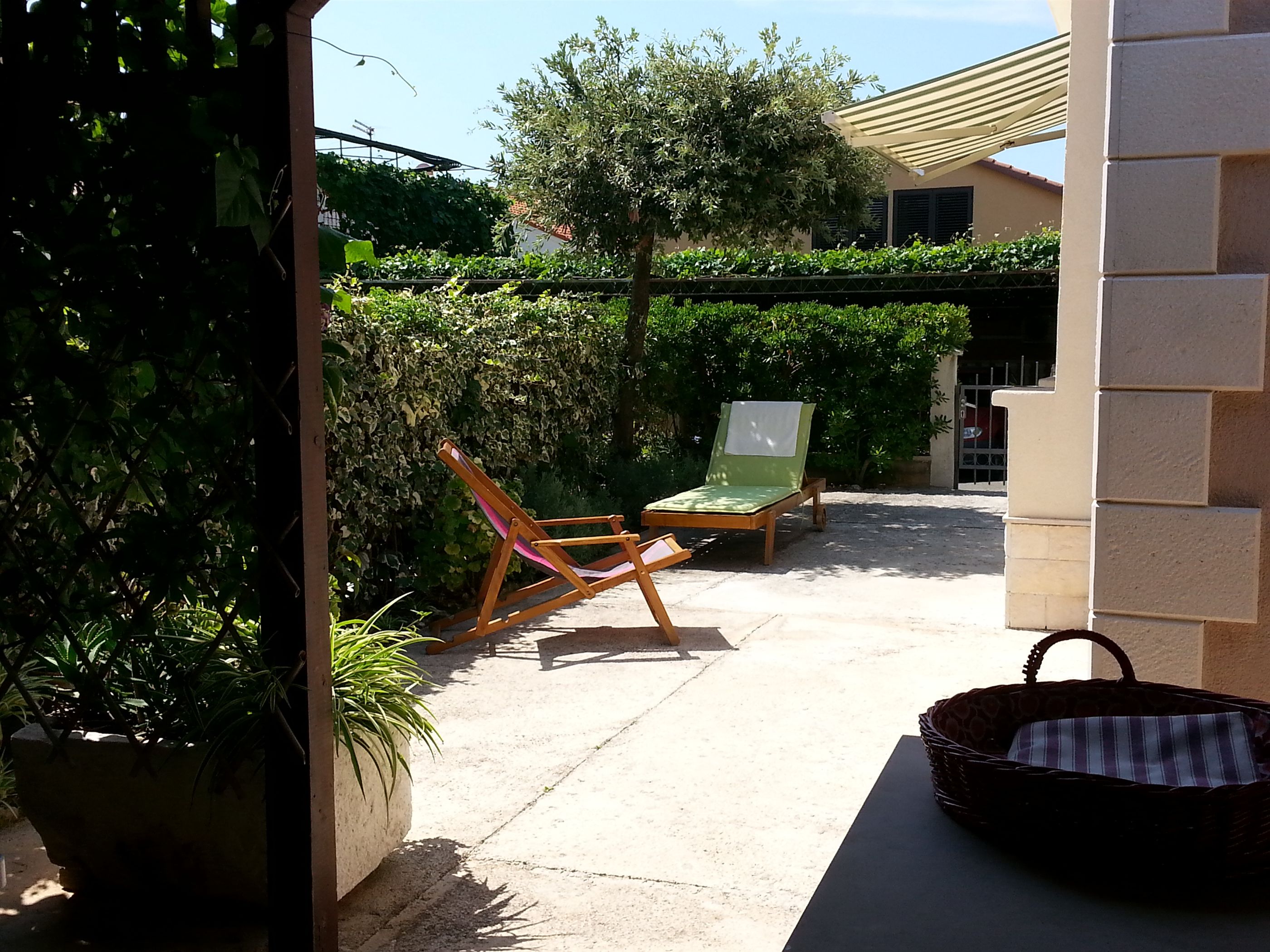 Apartments Mirjana 45561-A1