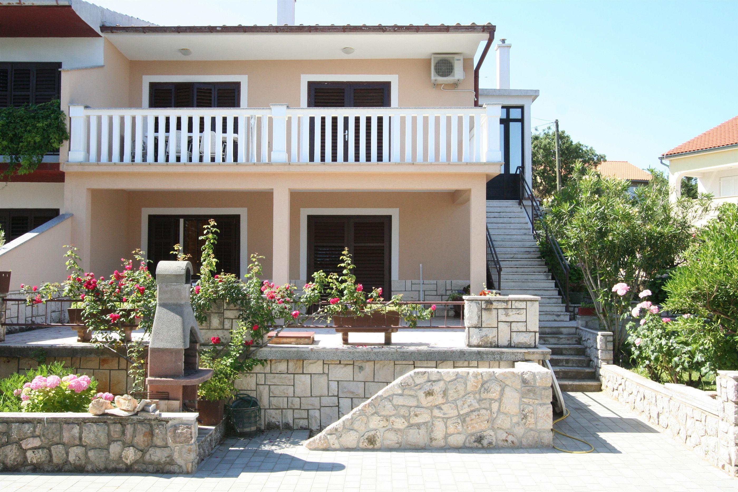 Apartments Grskovic G. Jesenovica 60242-A2