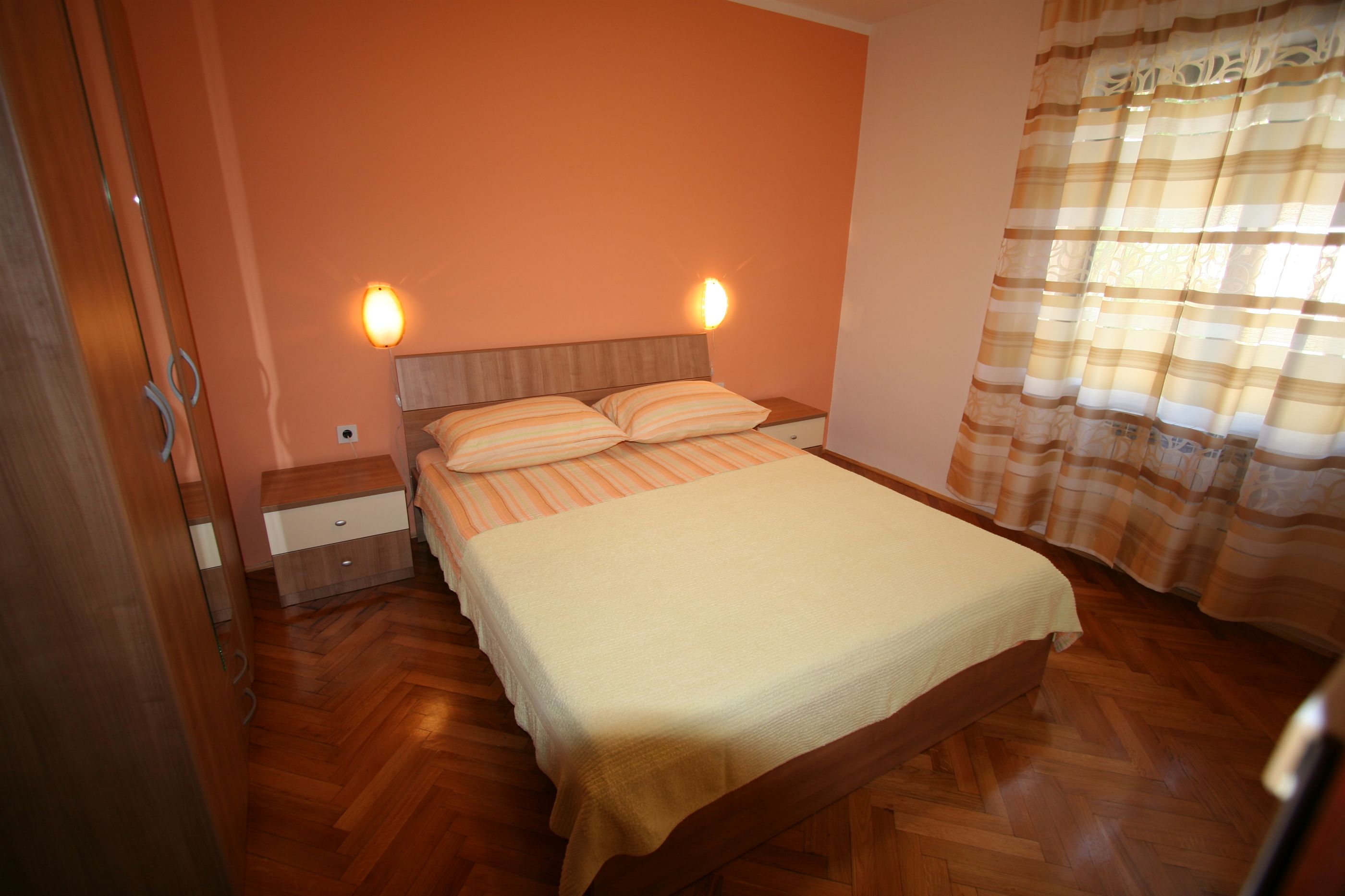 Apartments Grskovic G. Jesenovica 60242-A2