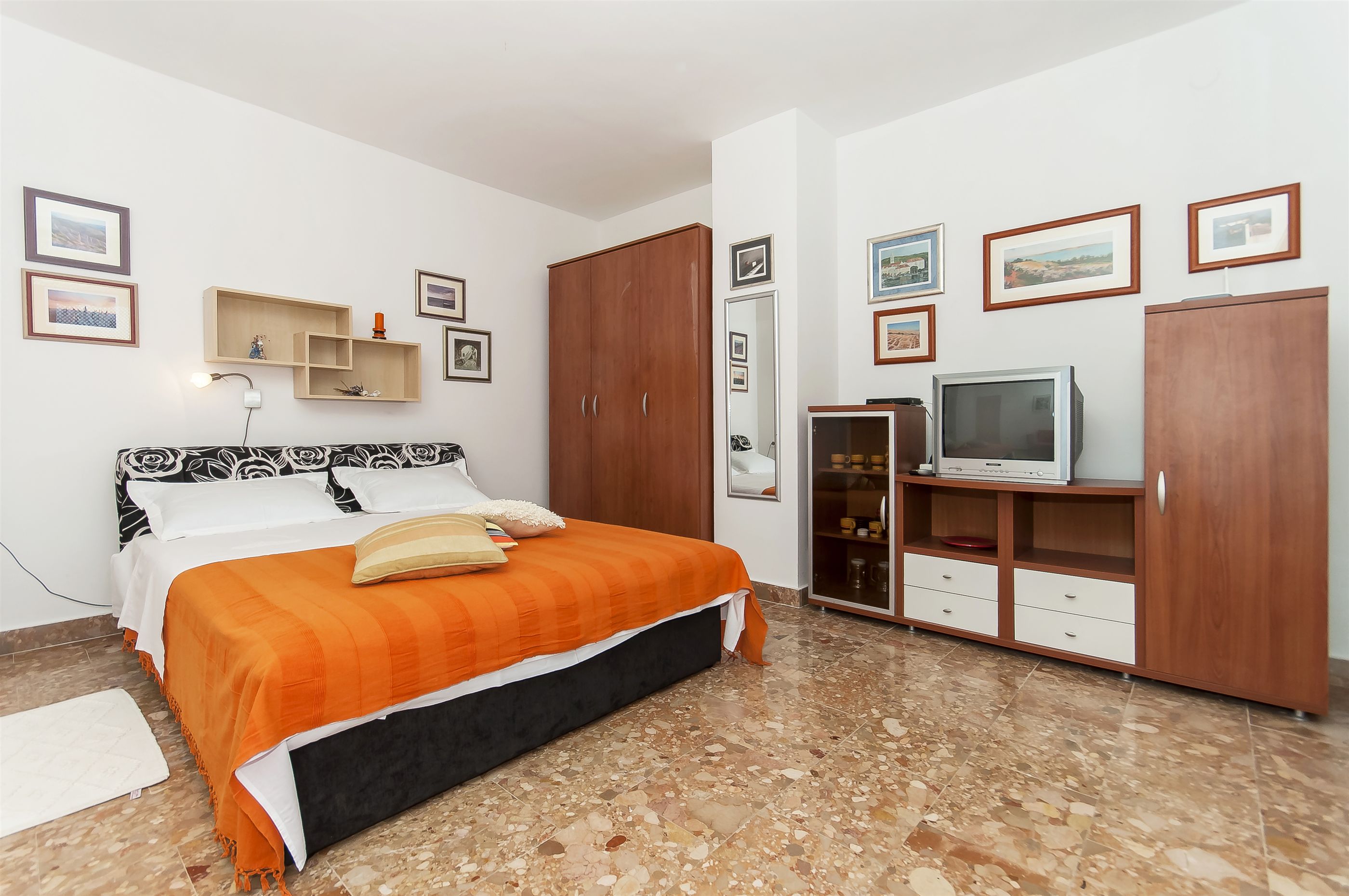Apartments Gordana 10051-A1