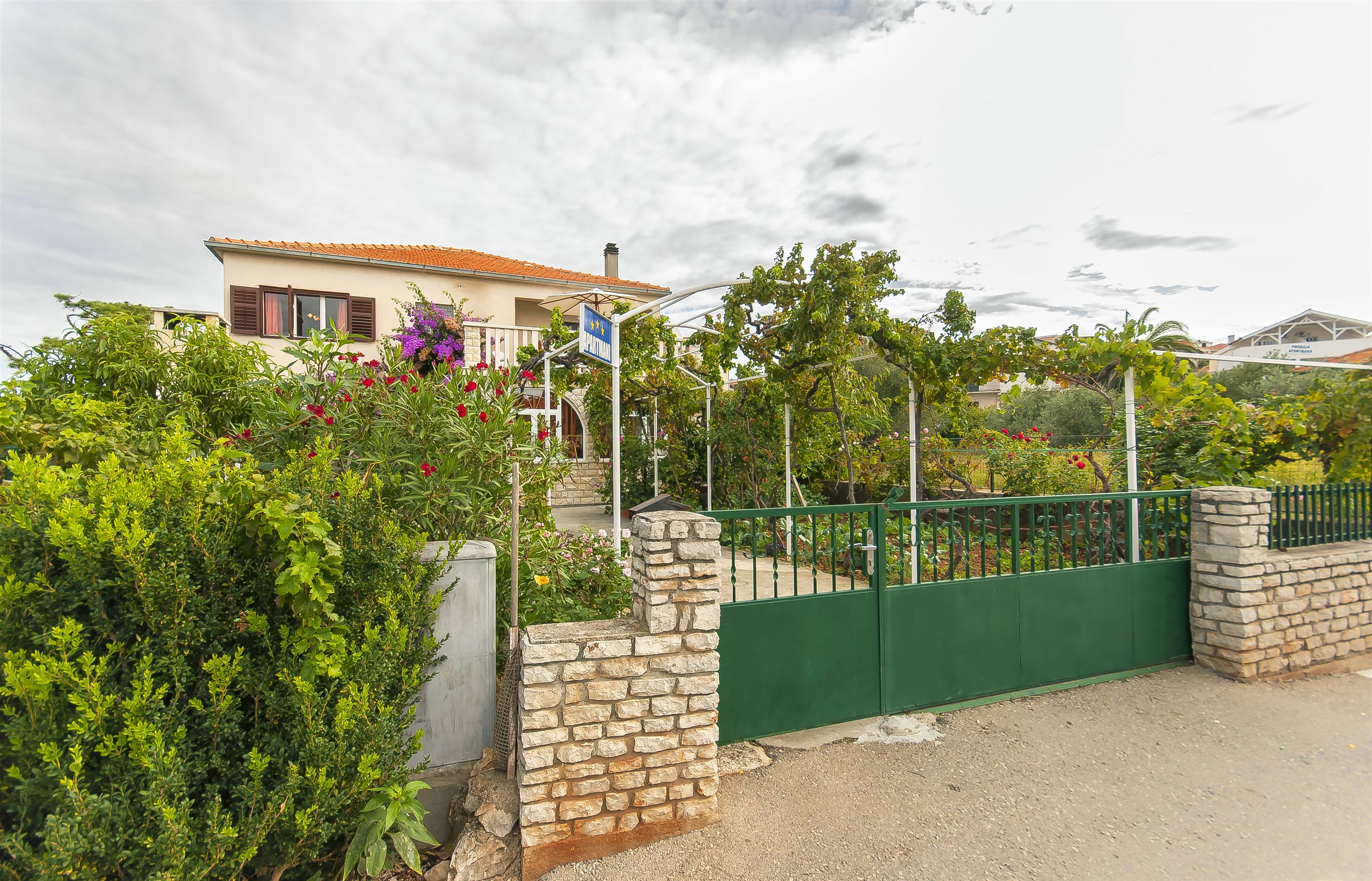 Apartments Ljiljana 10451-A1