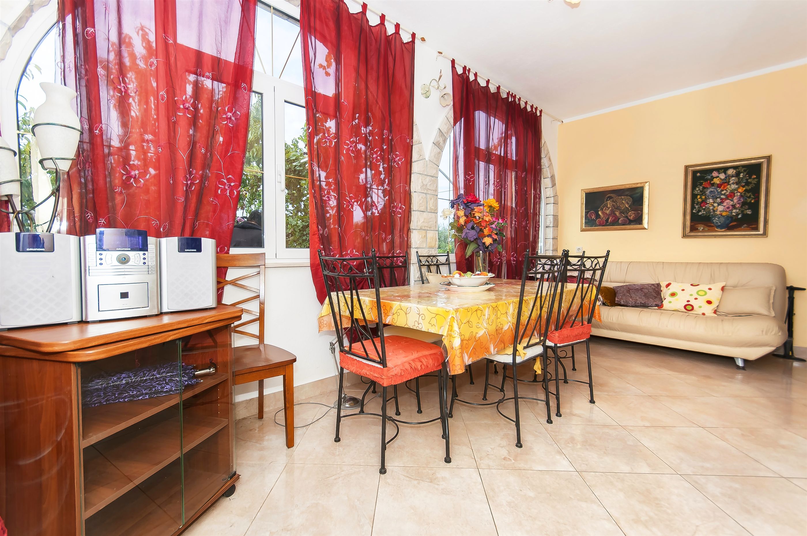 Apartments Ljiljana 10451-A1