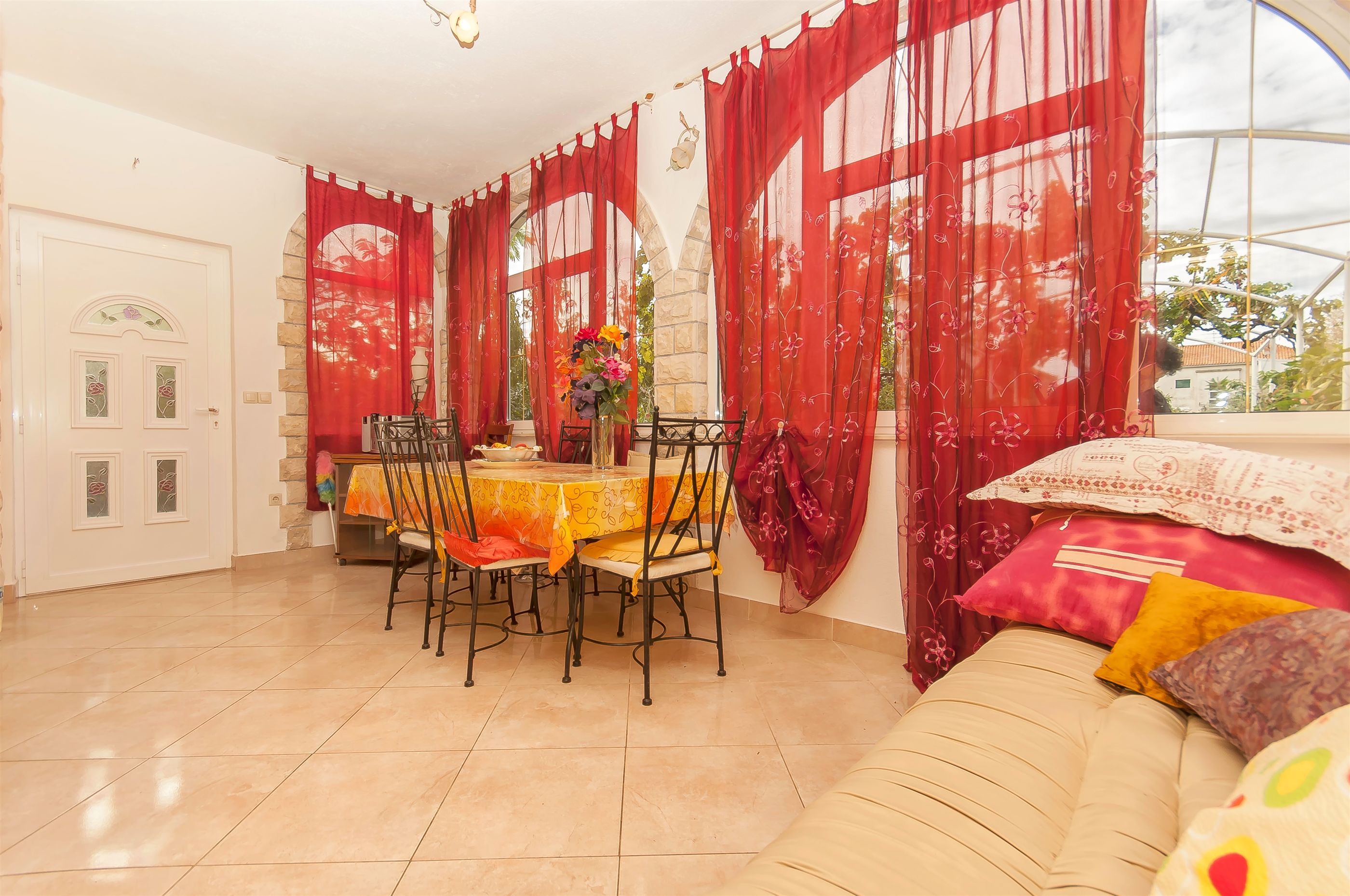 Apartments Ljiljana 10451-A1