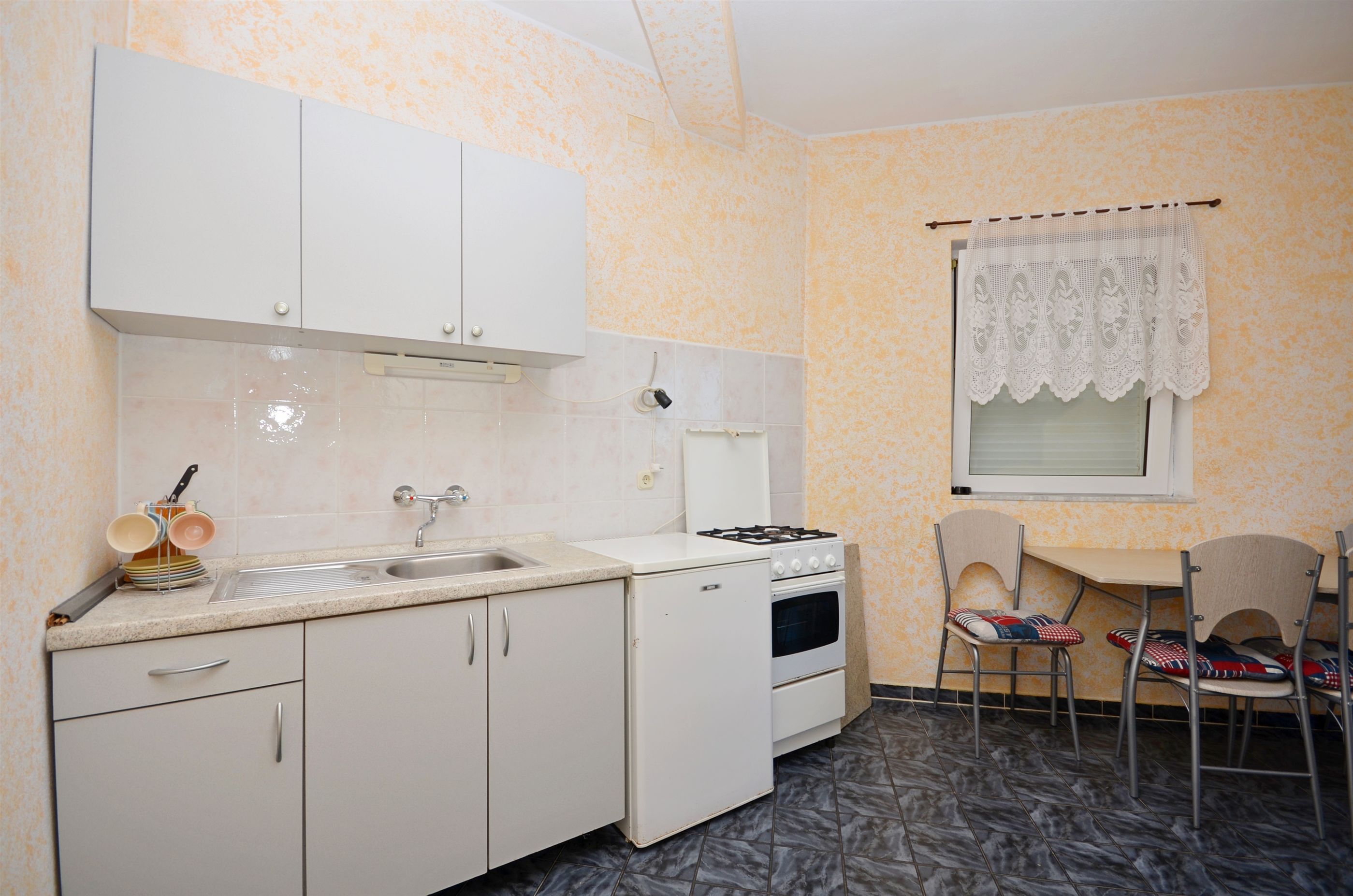 Apartment and Rooms Ivana 58191-A1