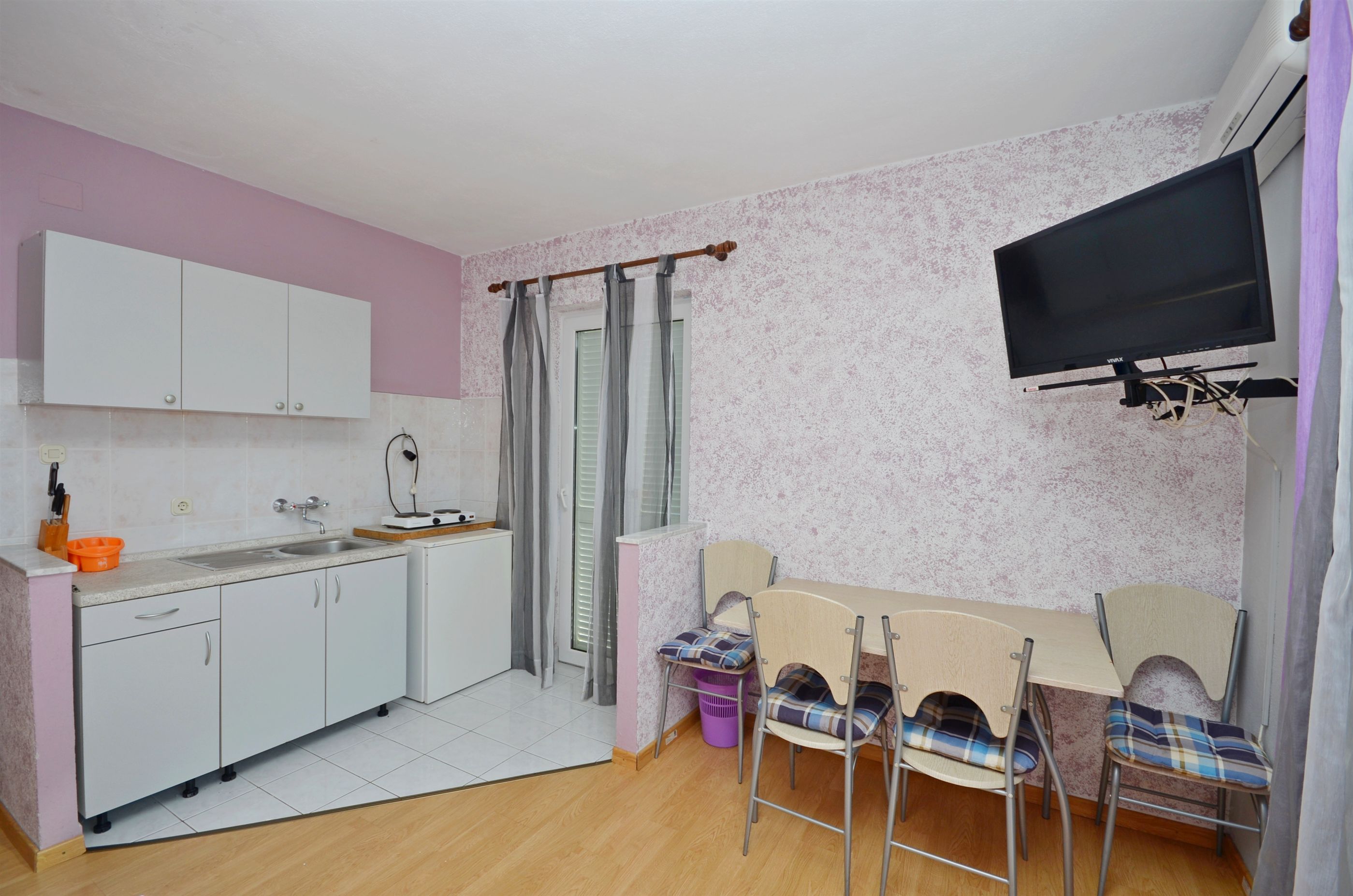 Apartment and Rooms Ivana 58191-A3