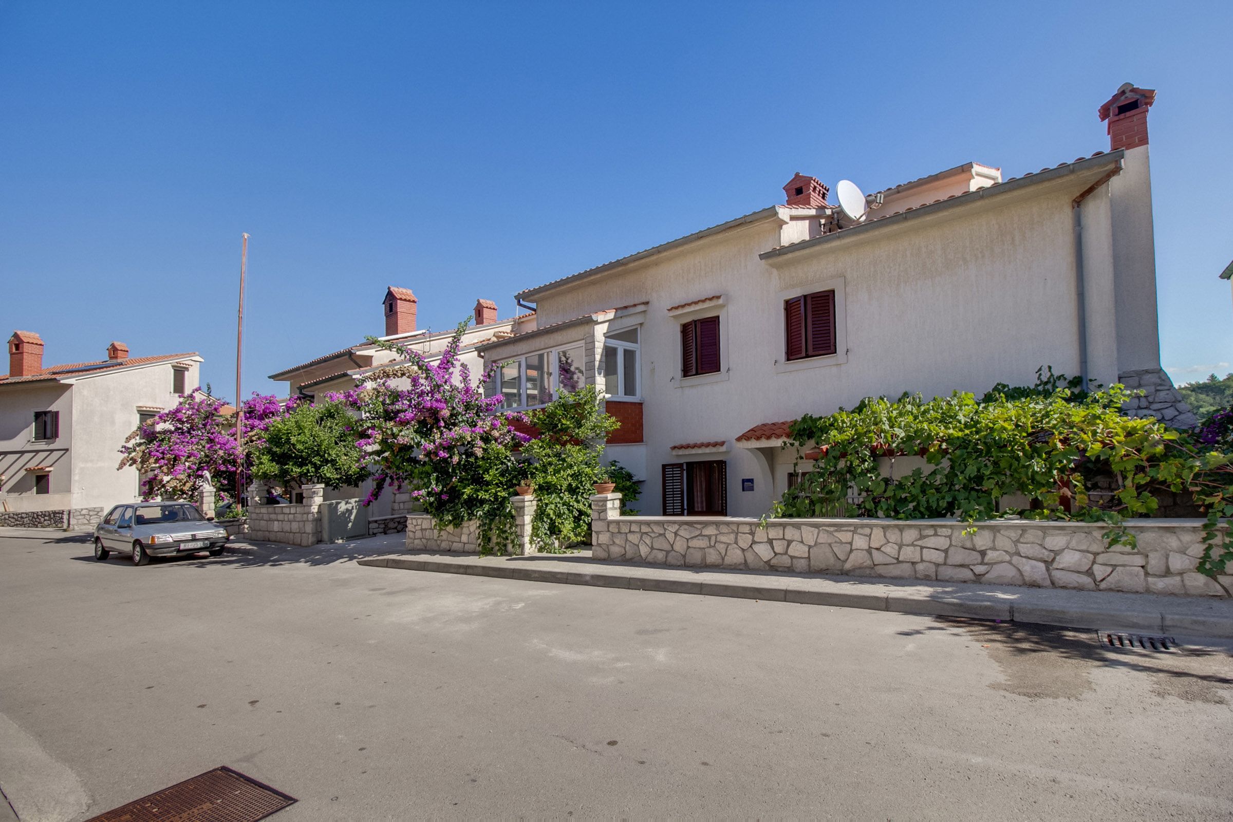 Apartments Suzana 94060-A3