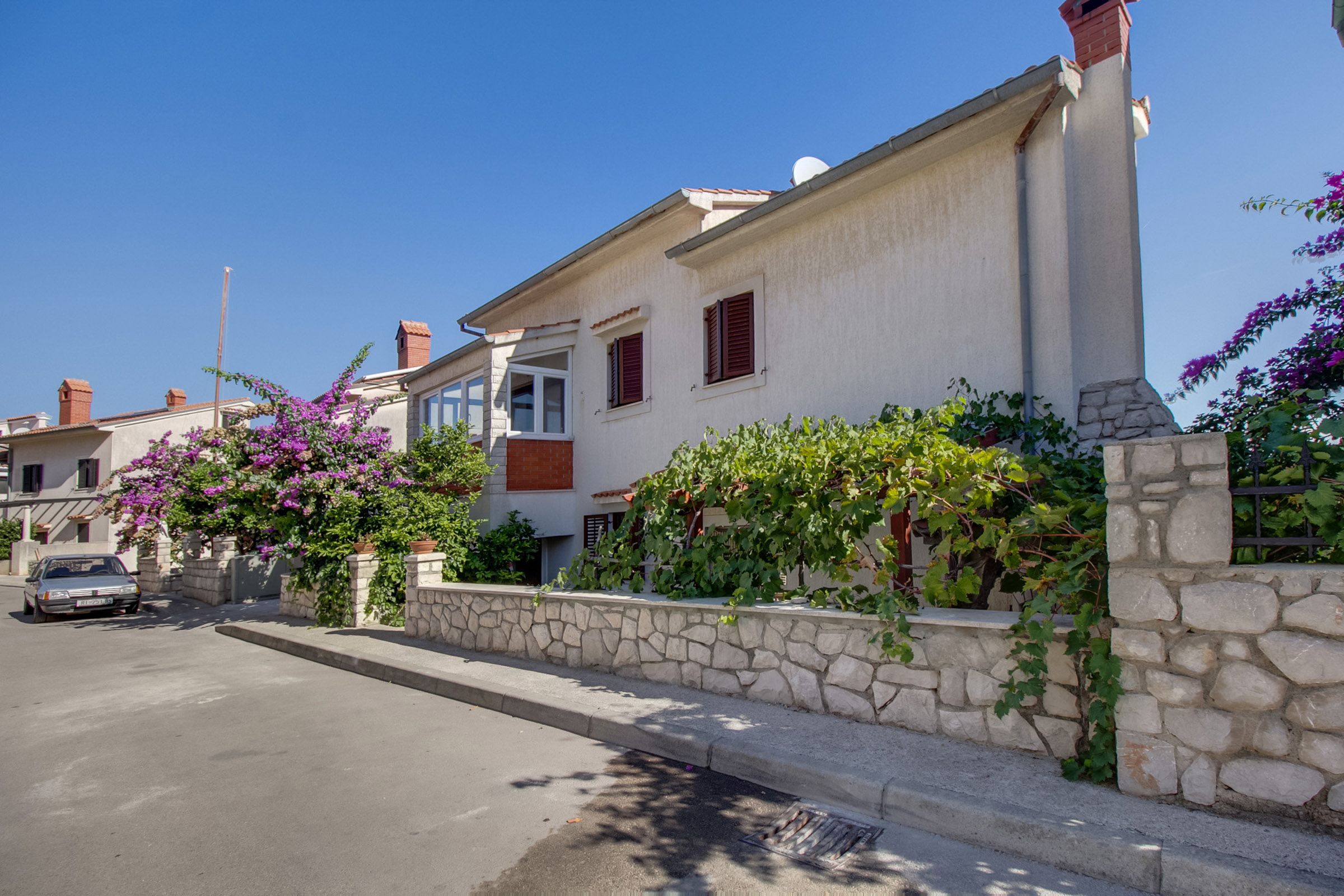 Apartments Suzana 94060-A3