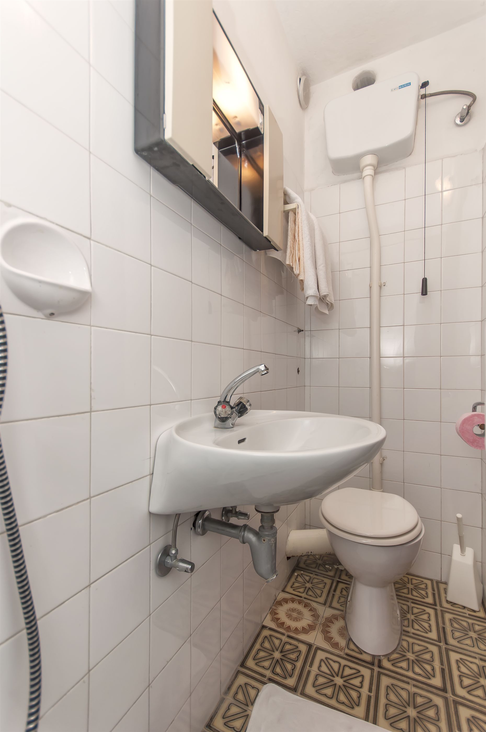 Apartment and Rooms Ivan 45191-A9