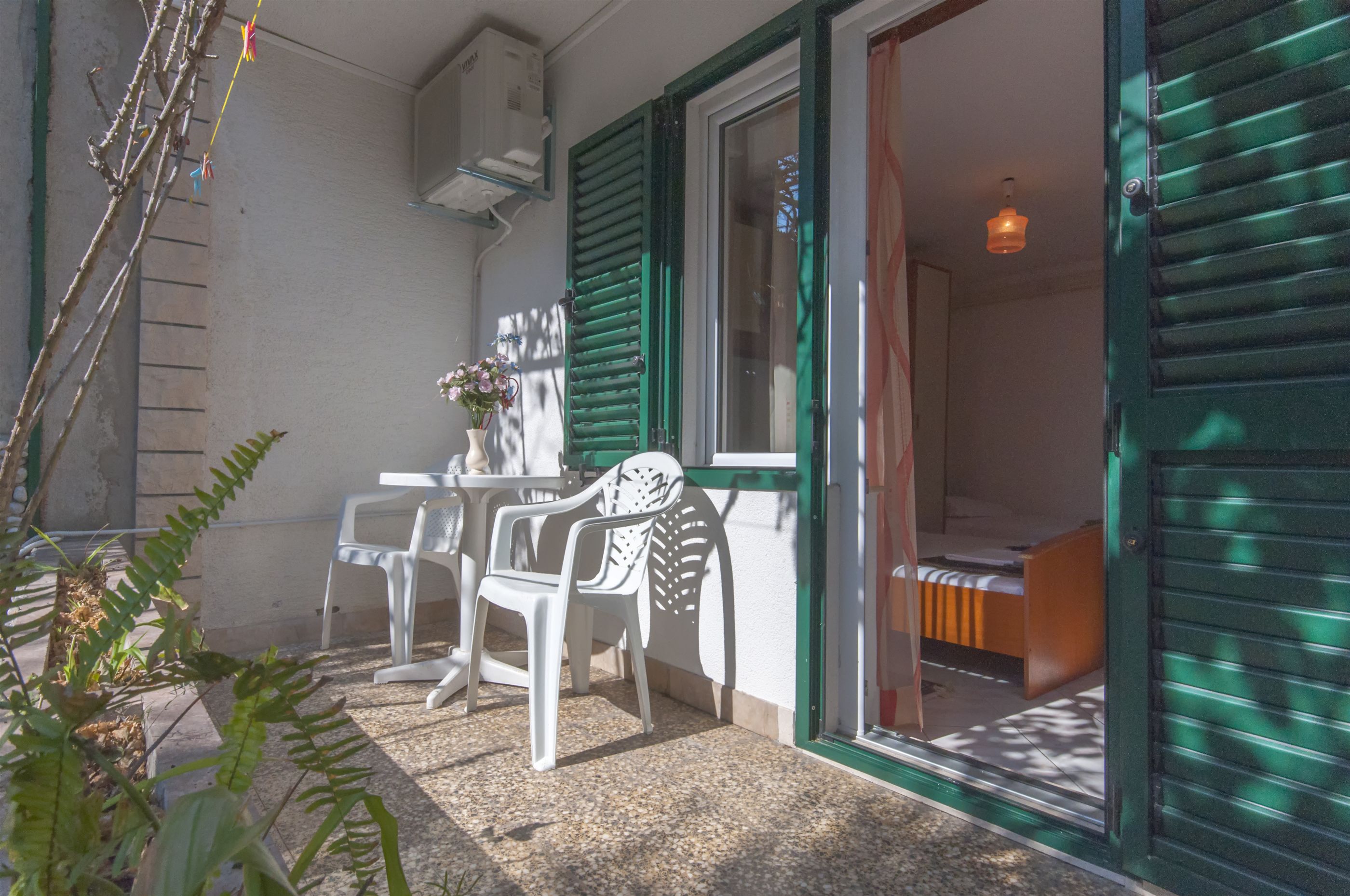 Apartment and Rooms Ivan 45191-S2
