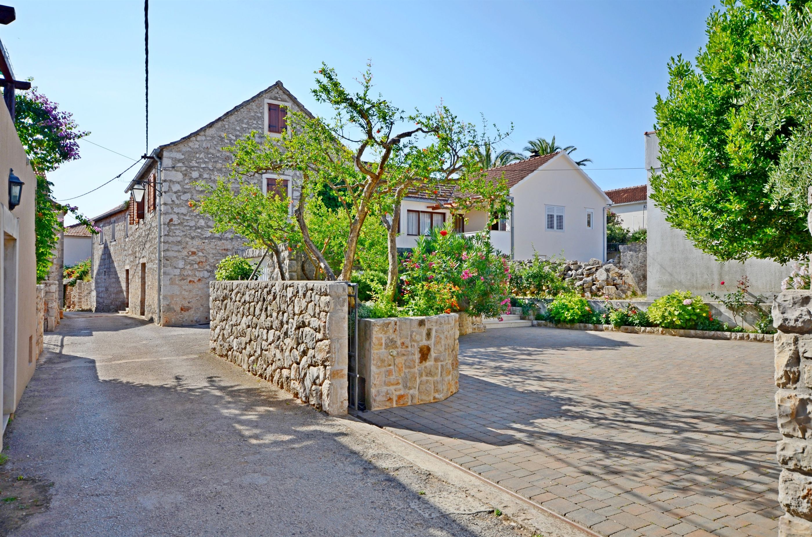 House Lara 11851-K1