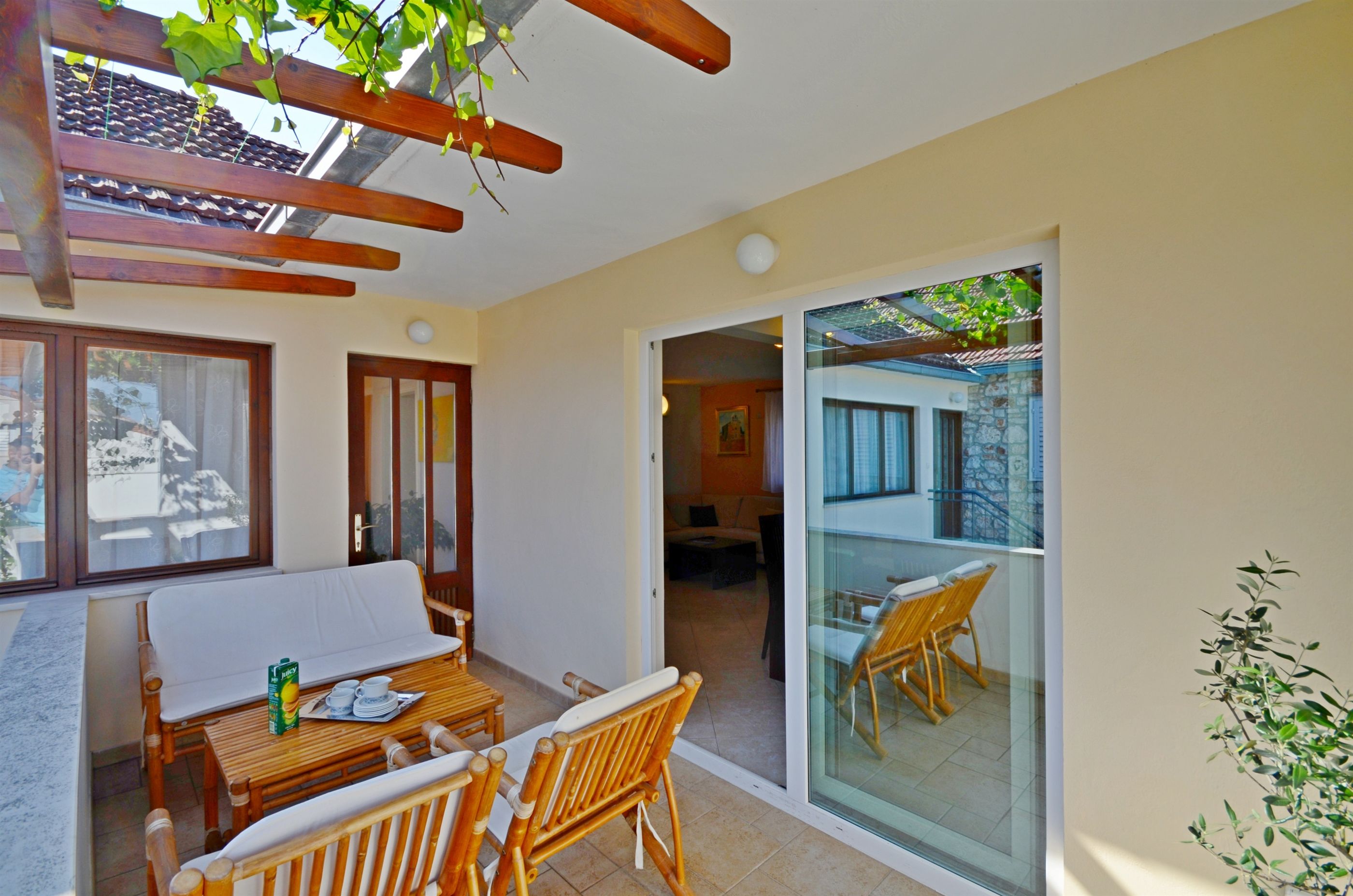 House Lara 11851-K1