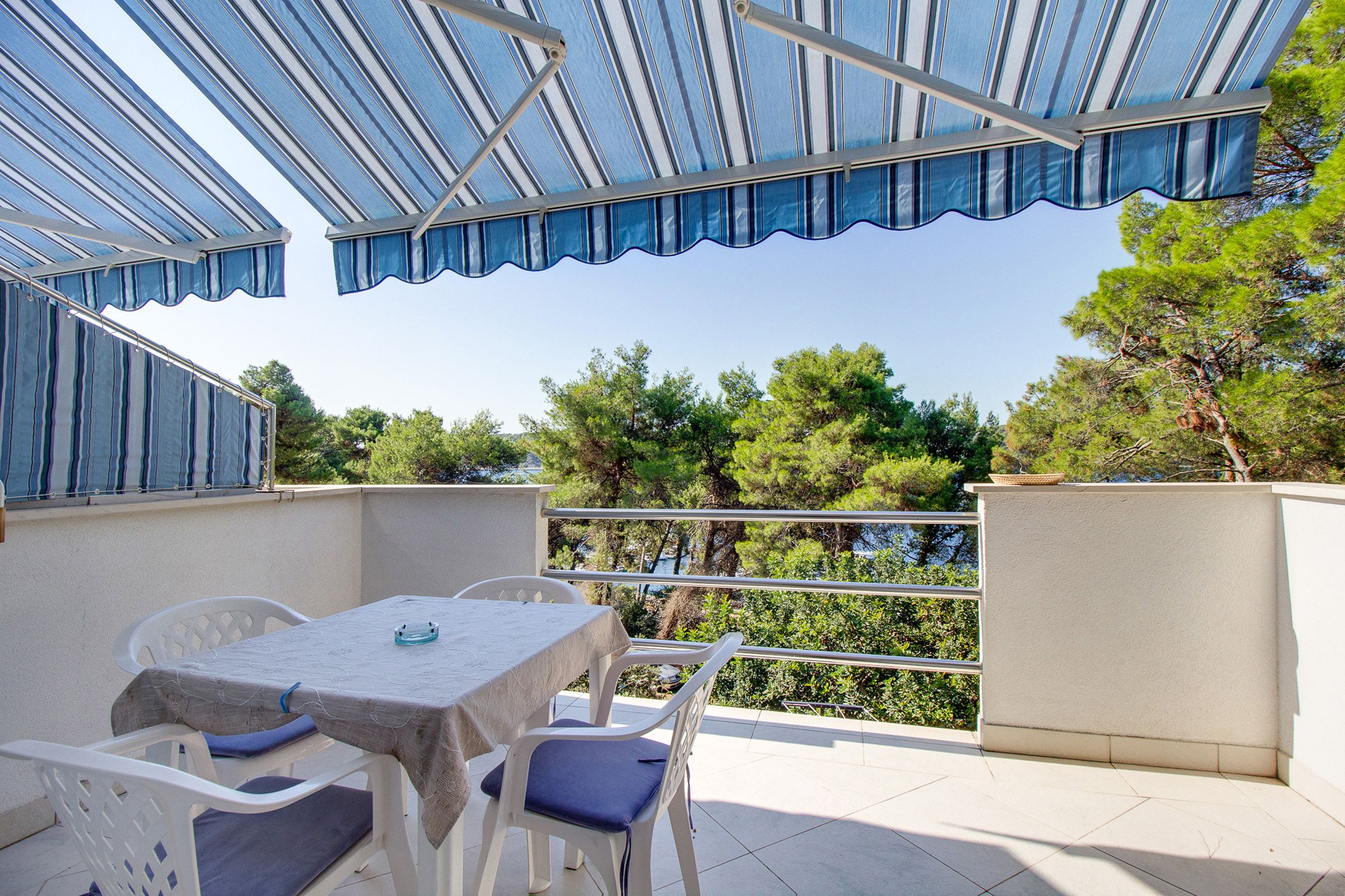 Apartments Lela 94009-A2