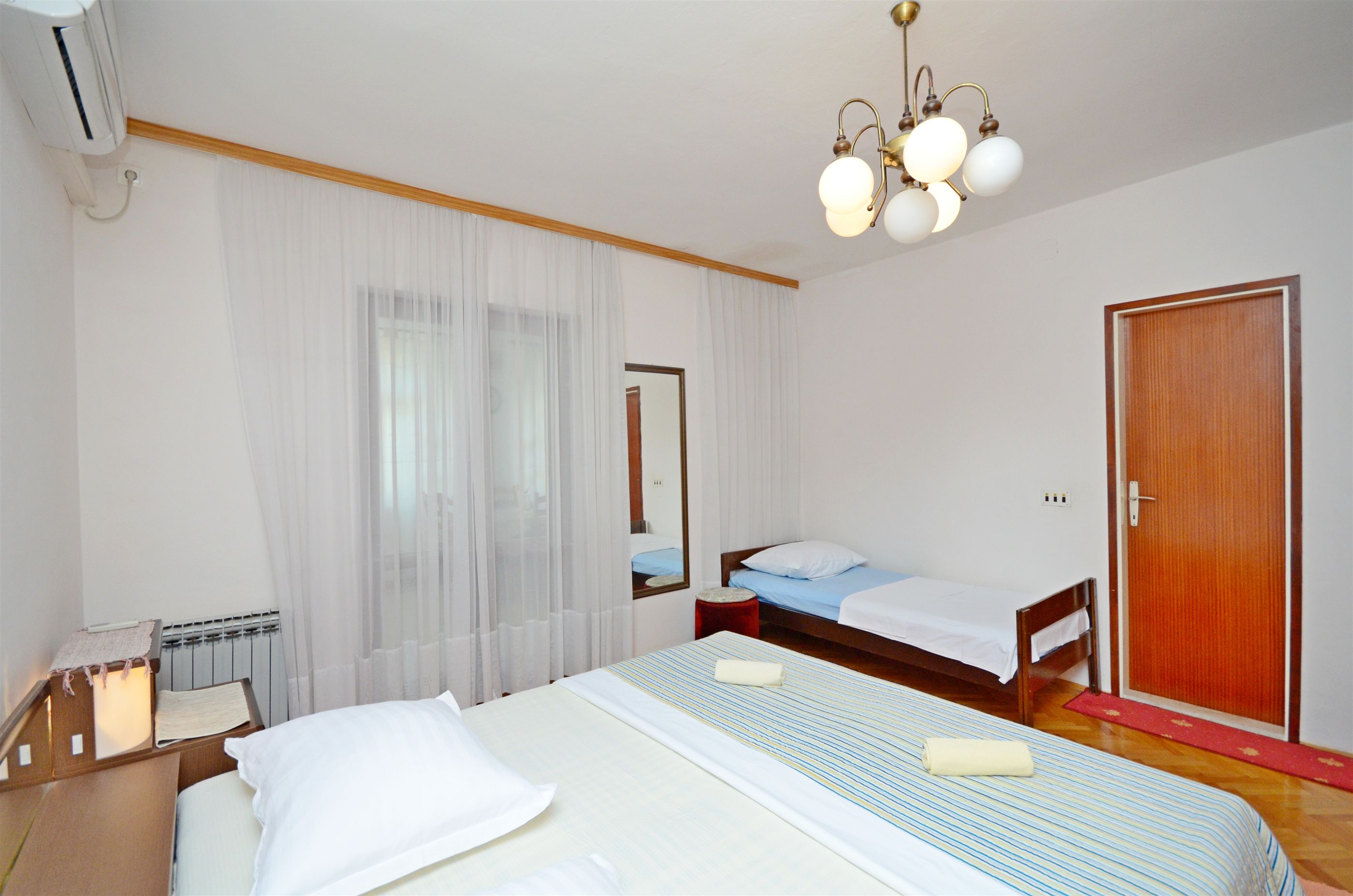 Apartments Verica 37591-A1