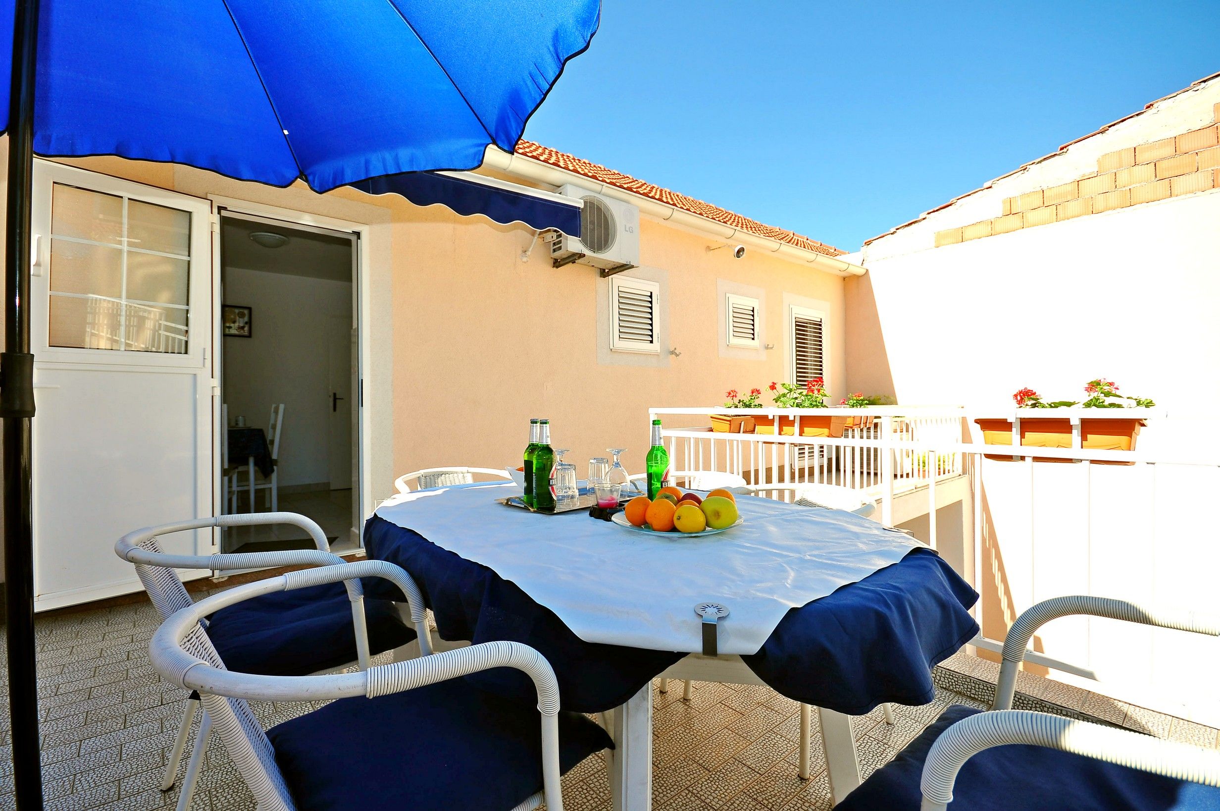 Apartment Violet 28611-A1
