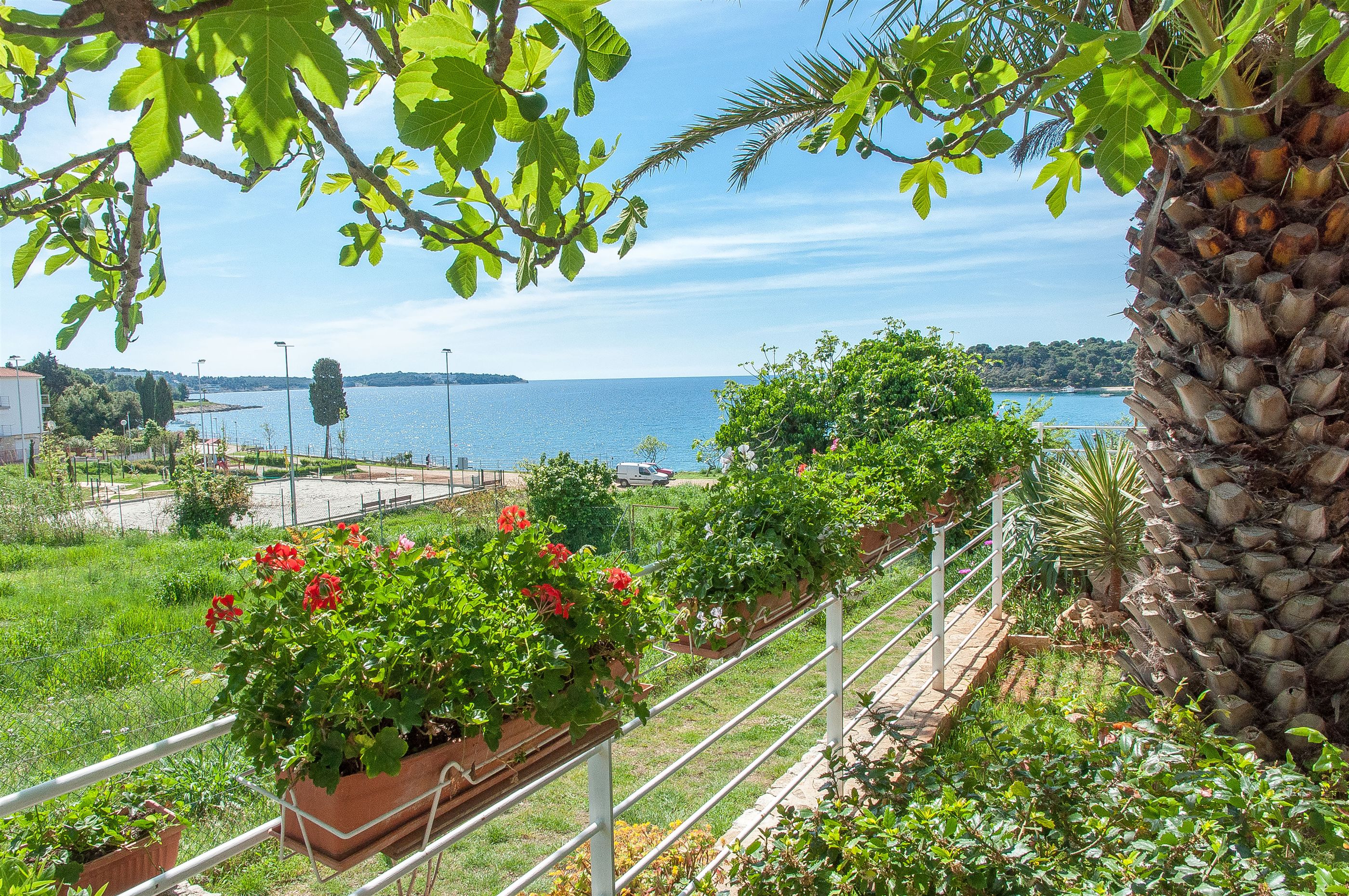 Apartmaji Petra near beach A1