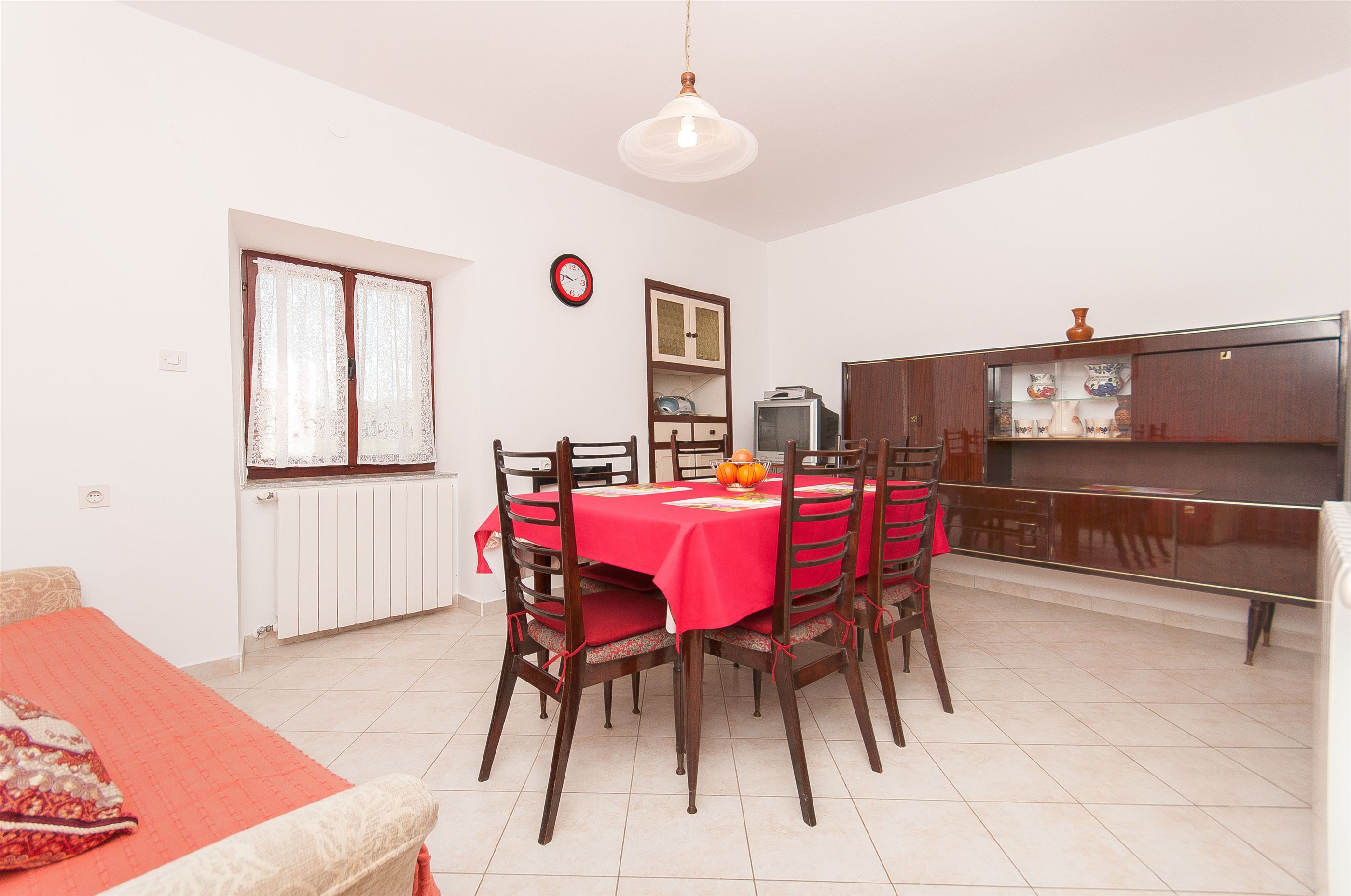 House Anton 70491-K1