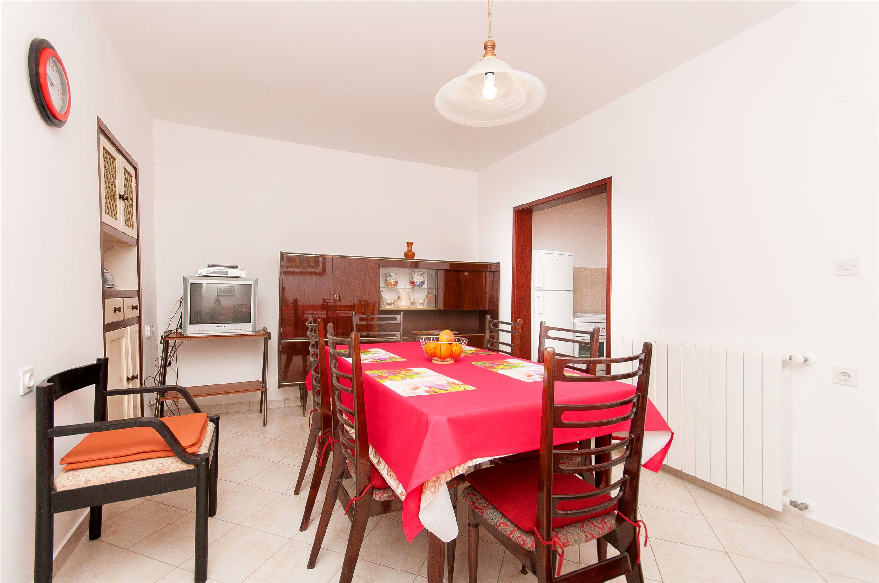 House Anton 70491-K1