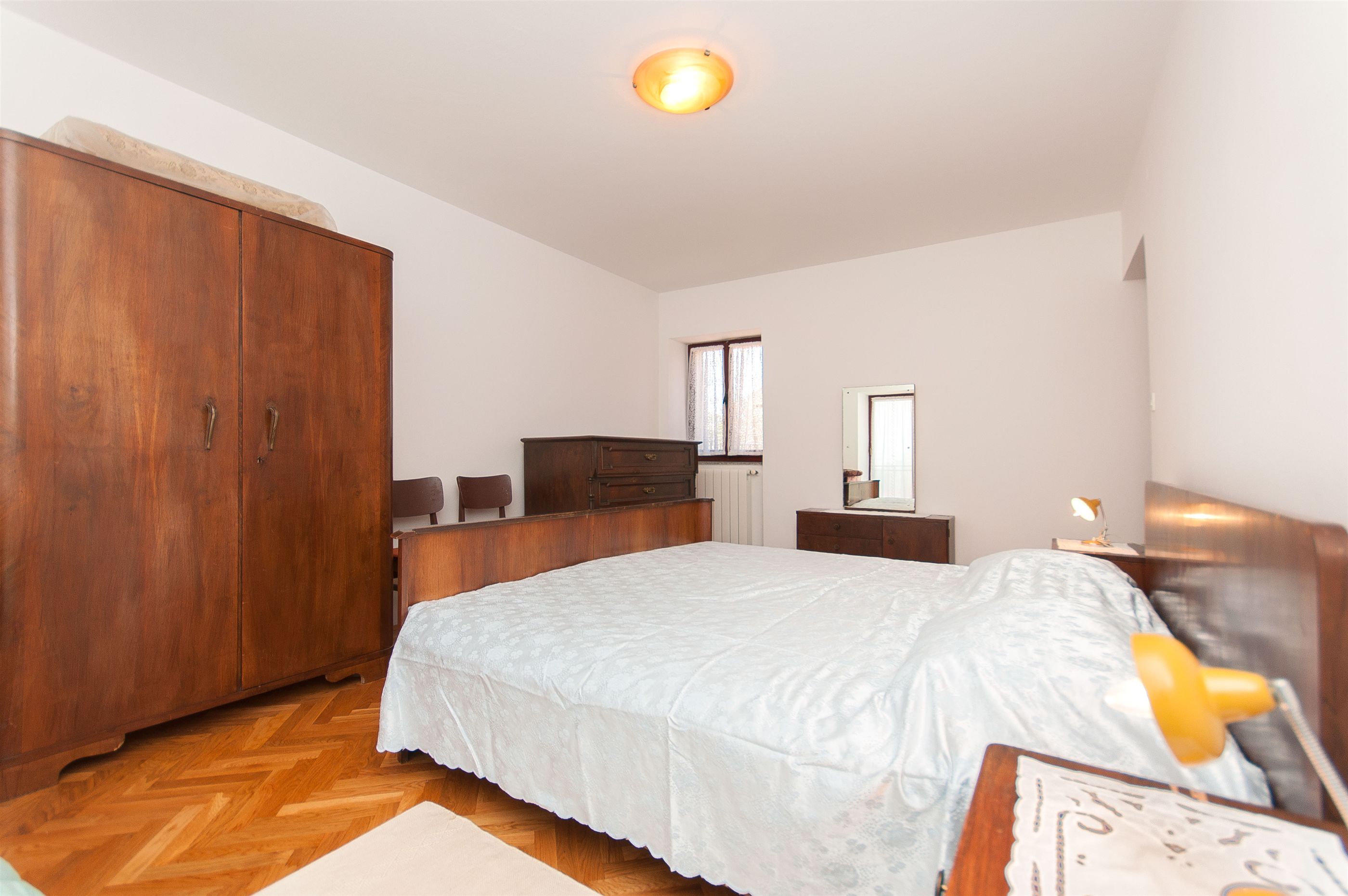 House Anton 70491-K1