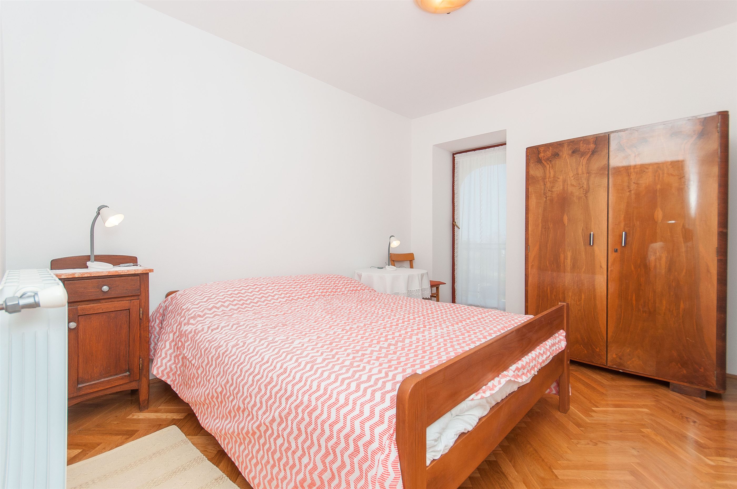 House Anton 70491-K1