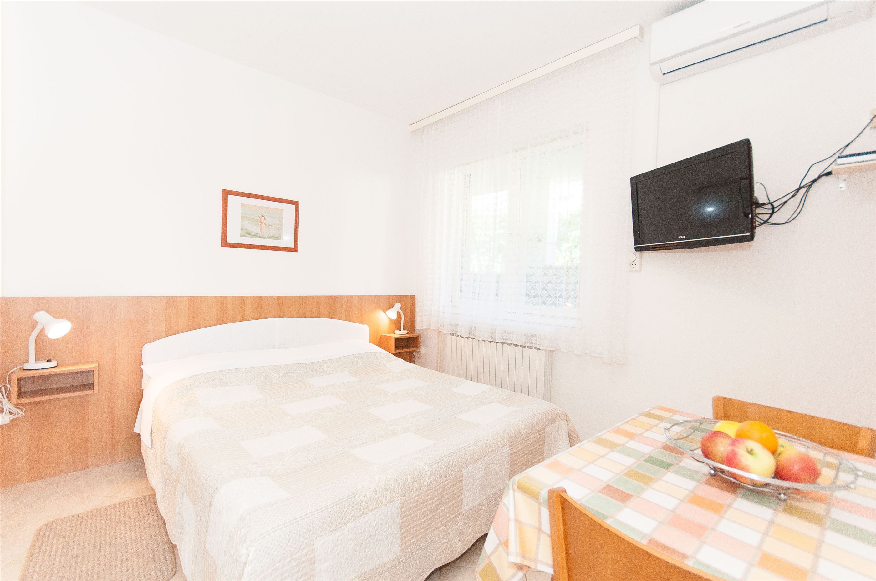 Apartments Mate 23961-A1