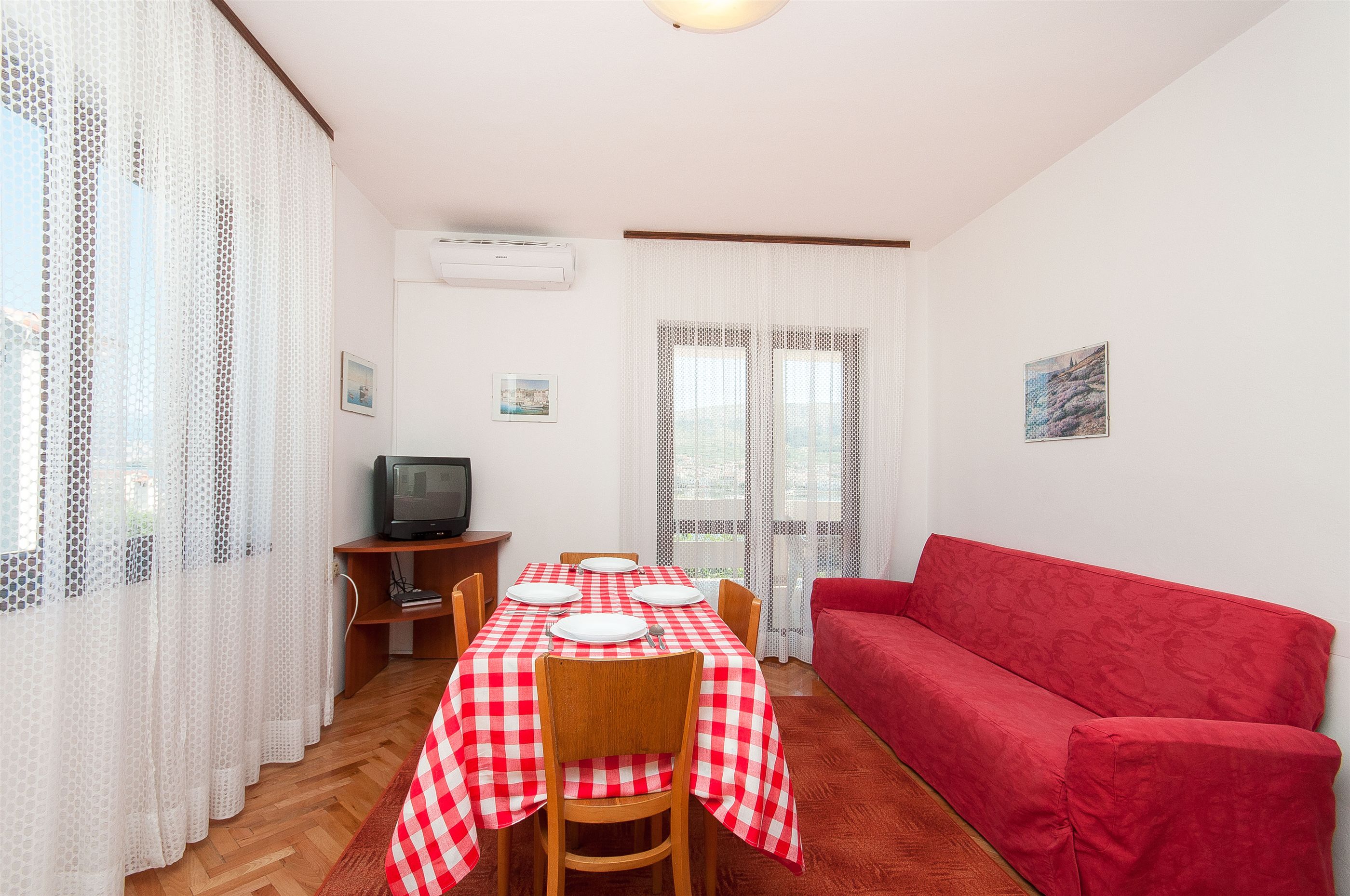 Apartments Mate 23961-A2