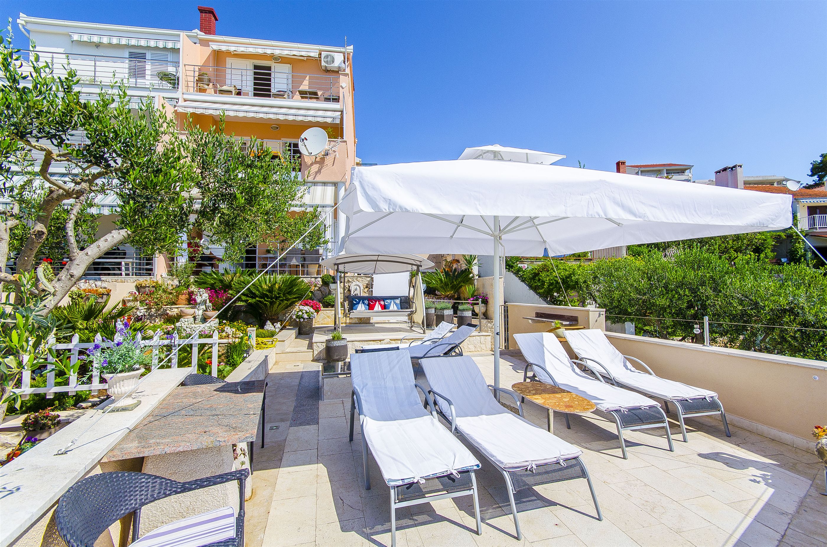 Apartments Nives 45781-A2