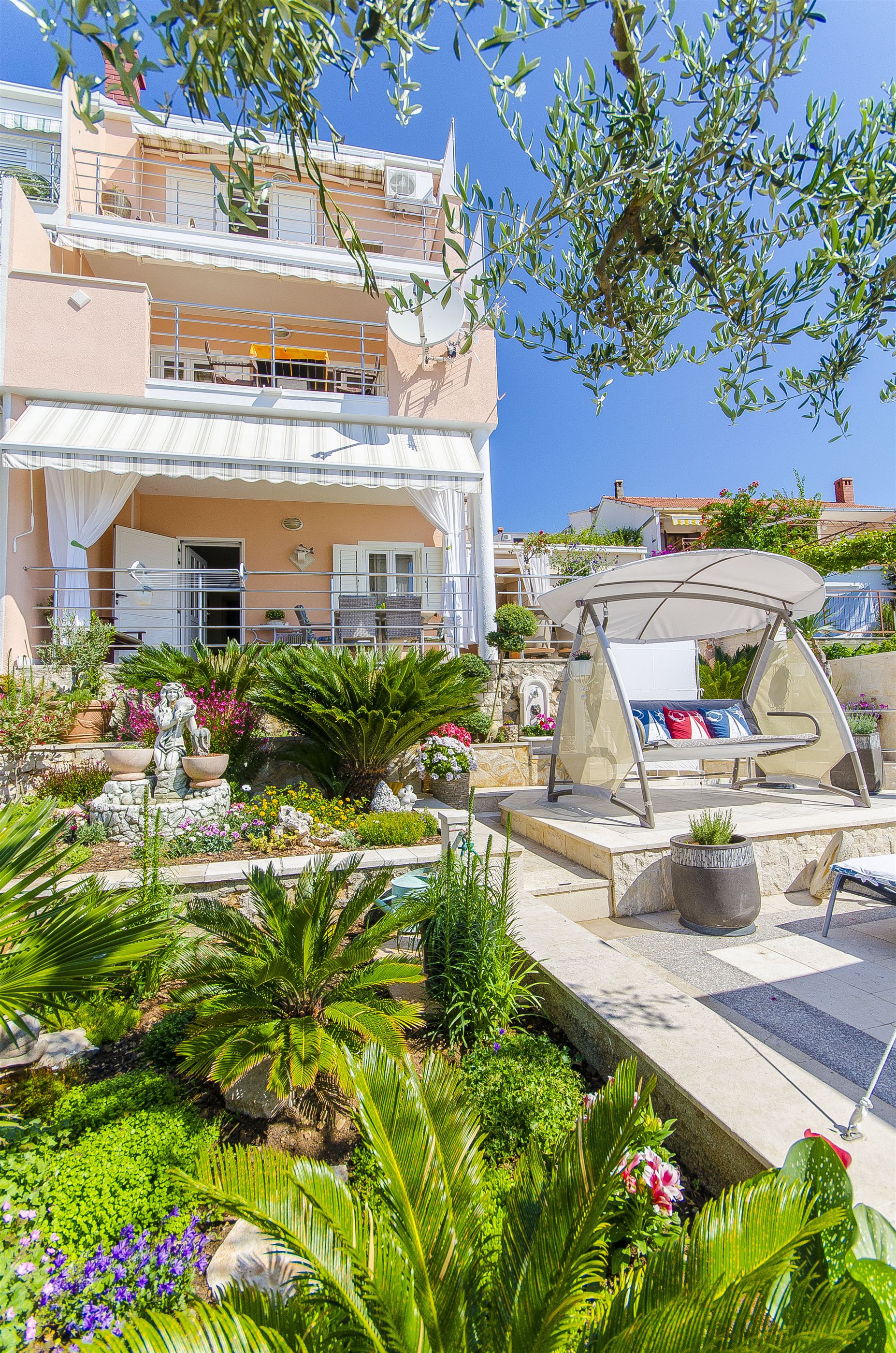 Apartments Nives 45781-A2
