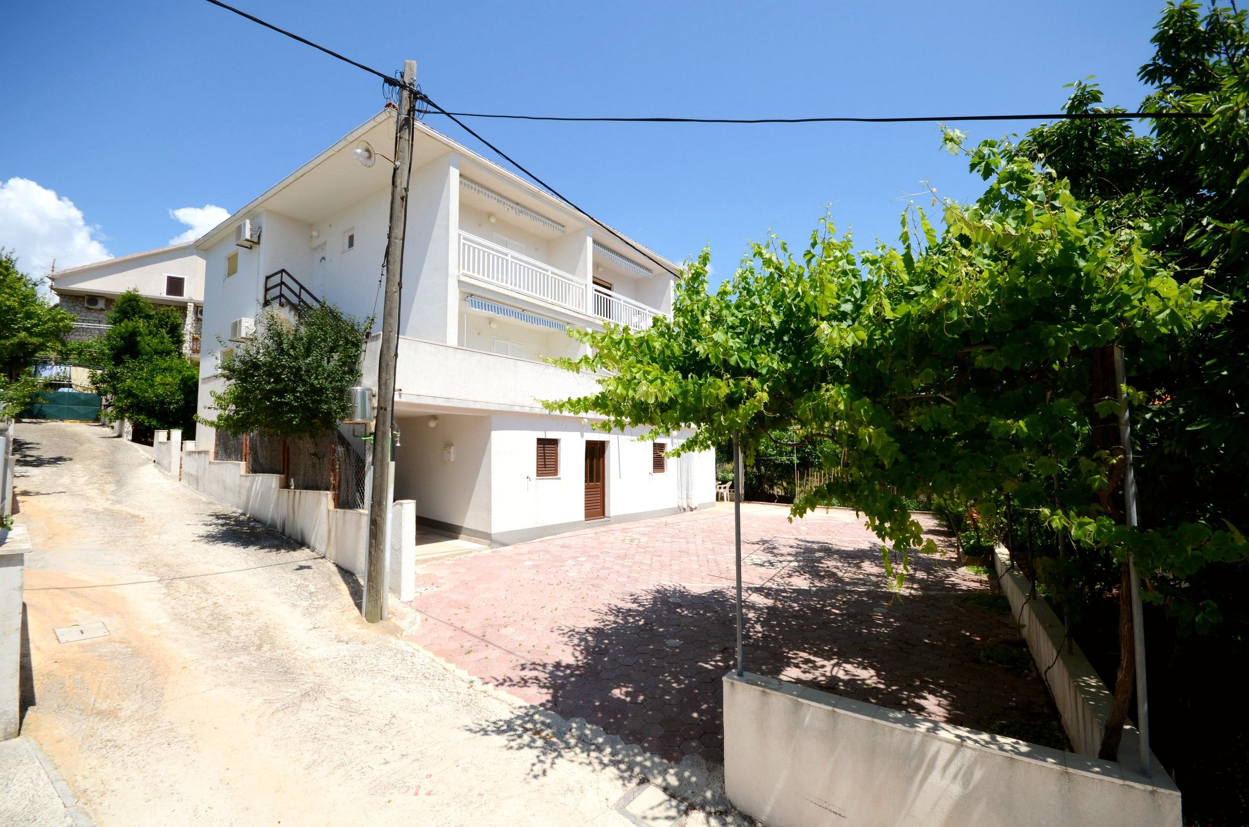 Apartments Vinka 38131-A1