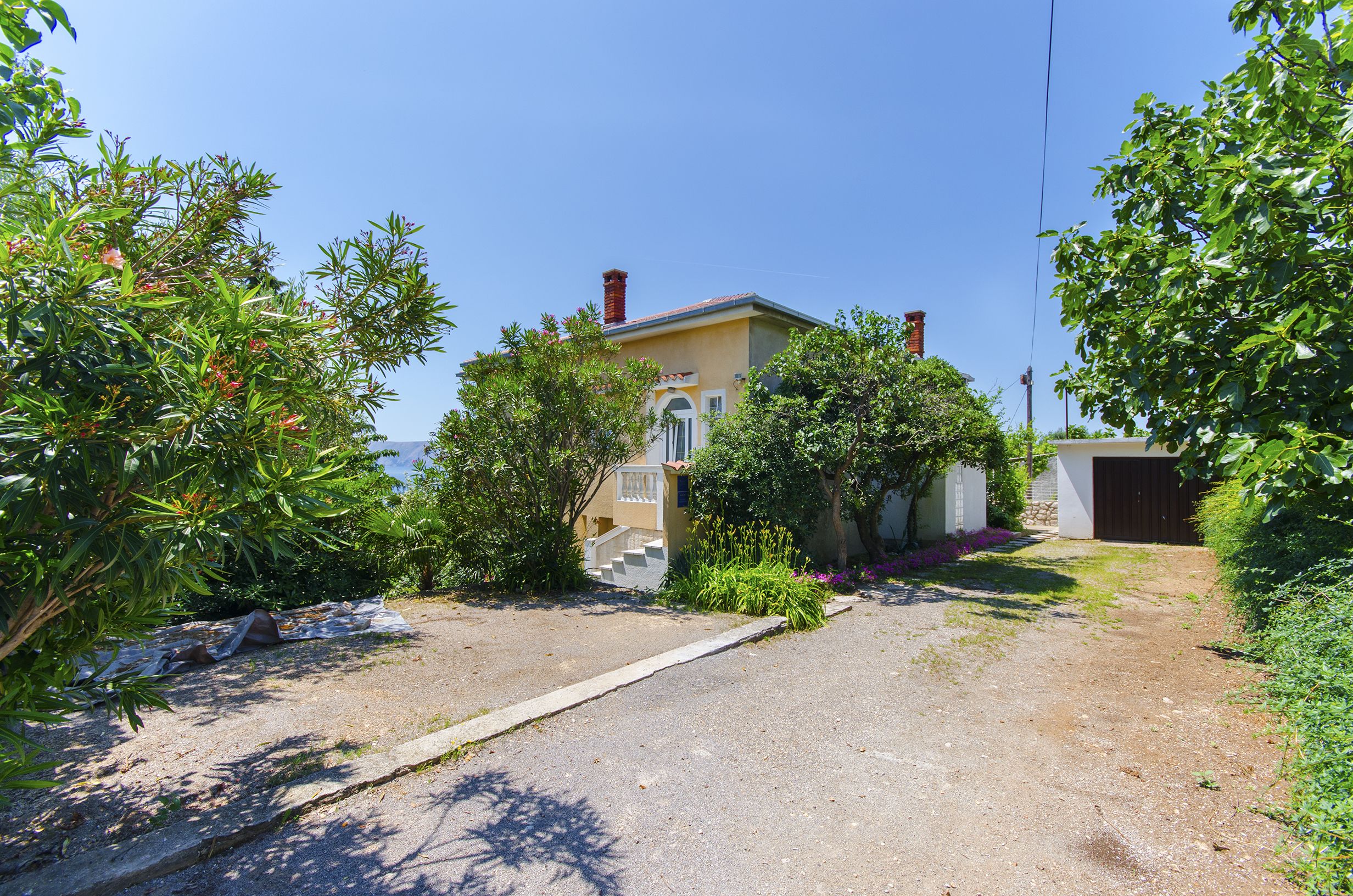 Apartments Jadrana 61711-A1